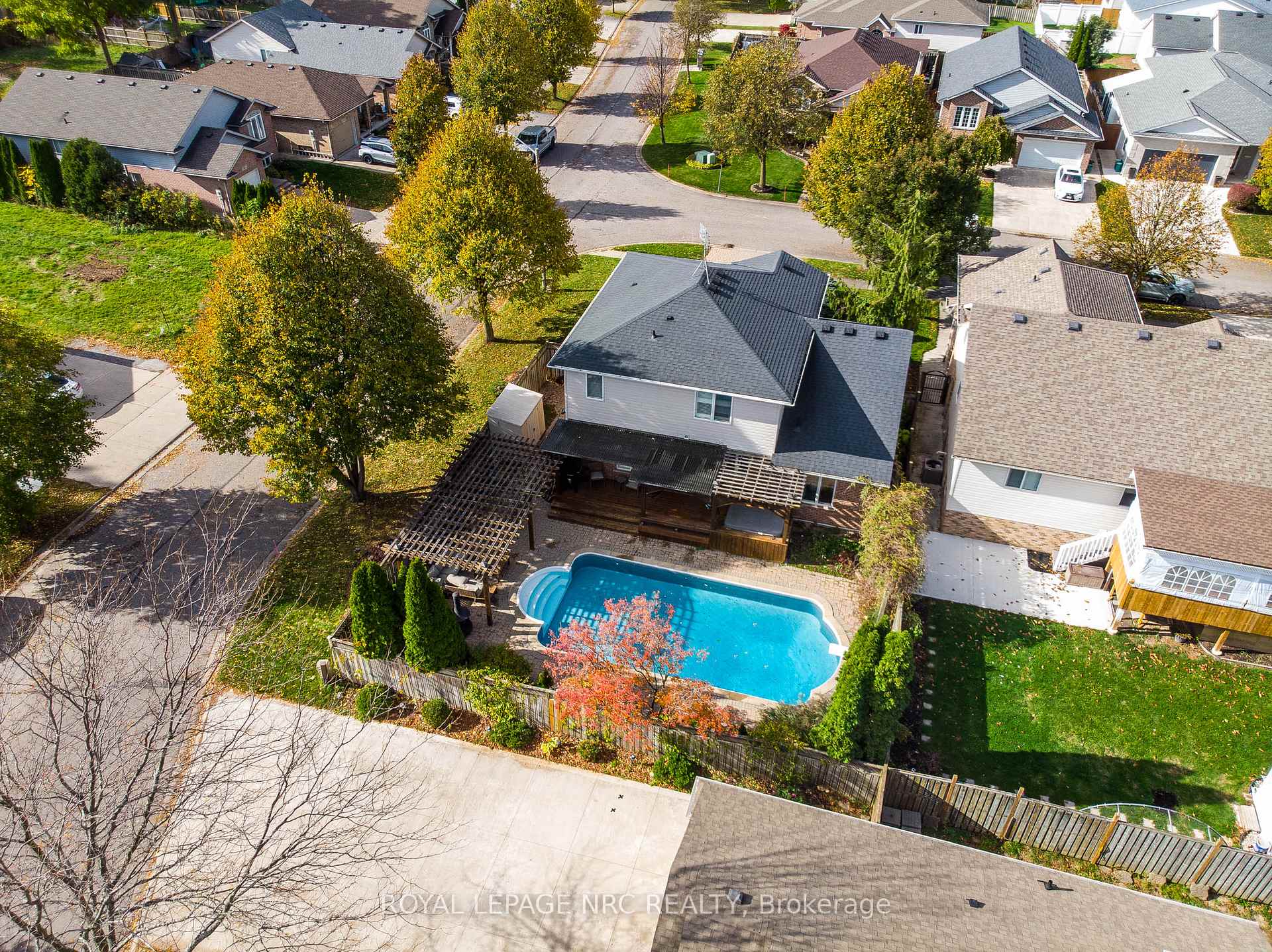 Photo 33 of 7955 Harvest Crescent, Niagara Falls, Ascot — HOMEH