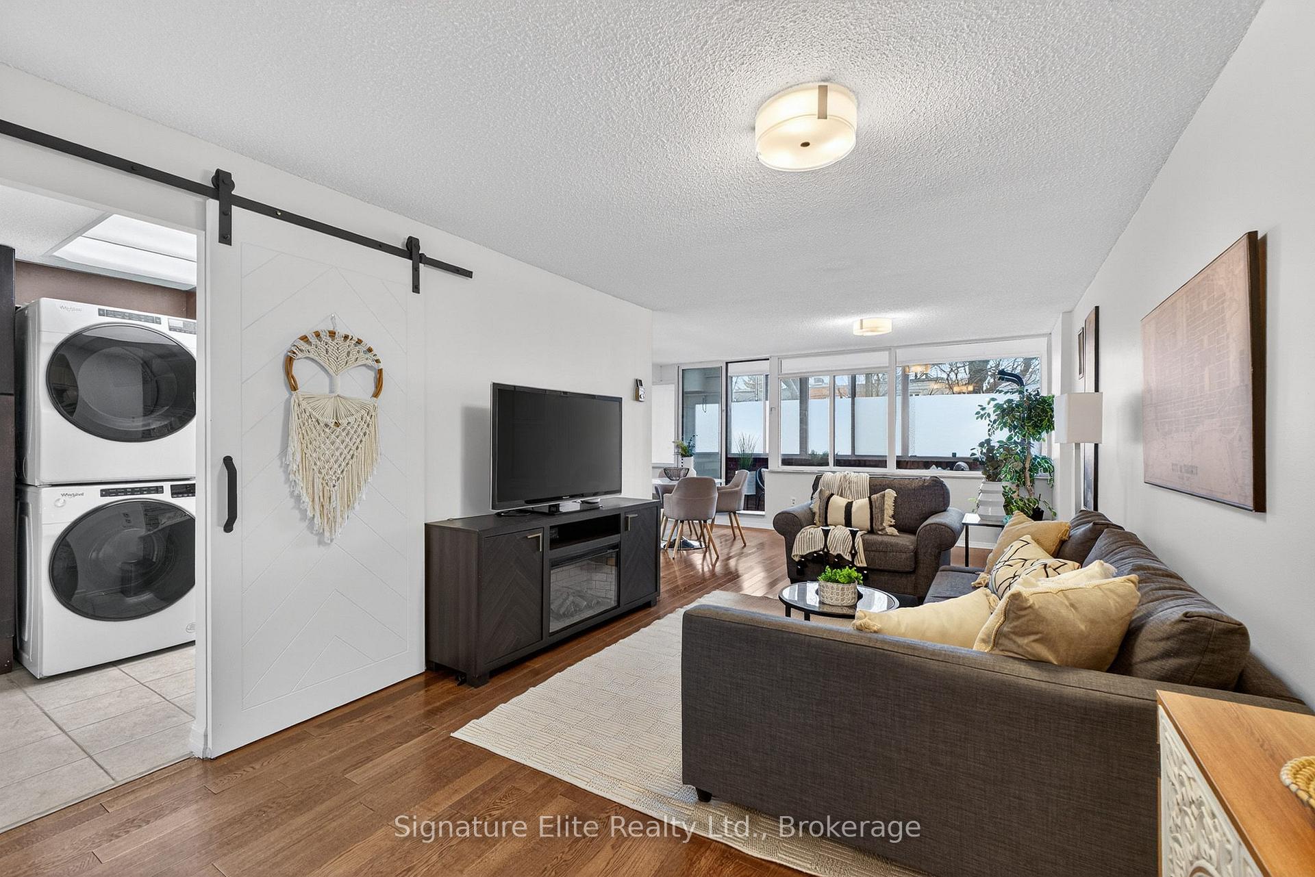 Photo 3 of Unit 104, 3000 Bathurst Street, Toronto, Englemount-Lawrence — HOMEH