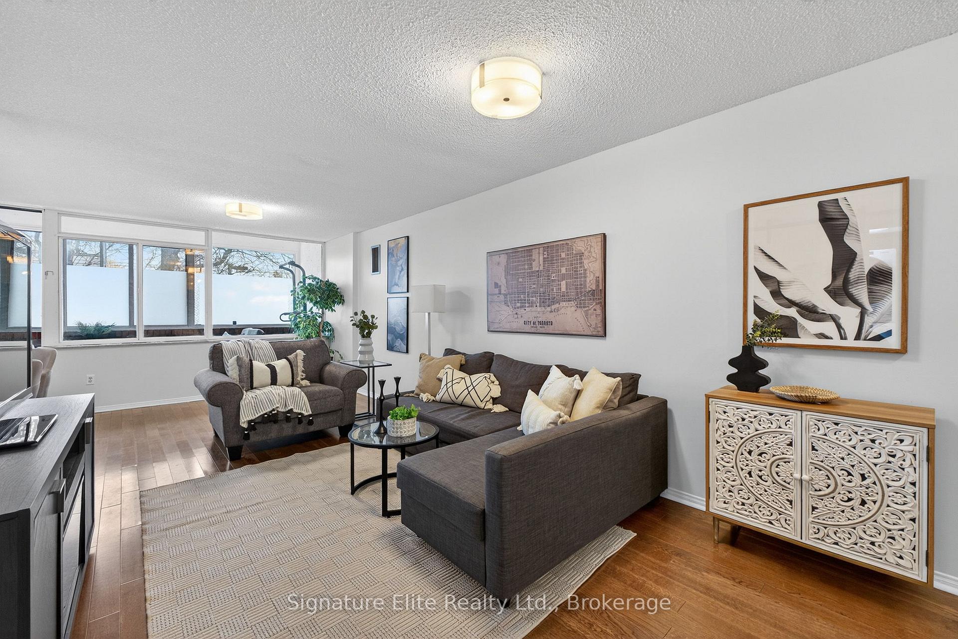 Photo 8 of Unit 104, 3000 Bathurst Street, Toronto, Englemount-Lawrence — HOMEH