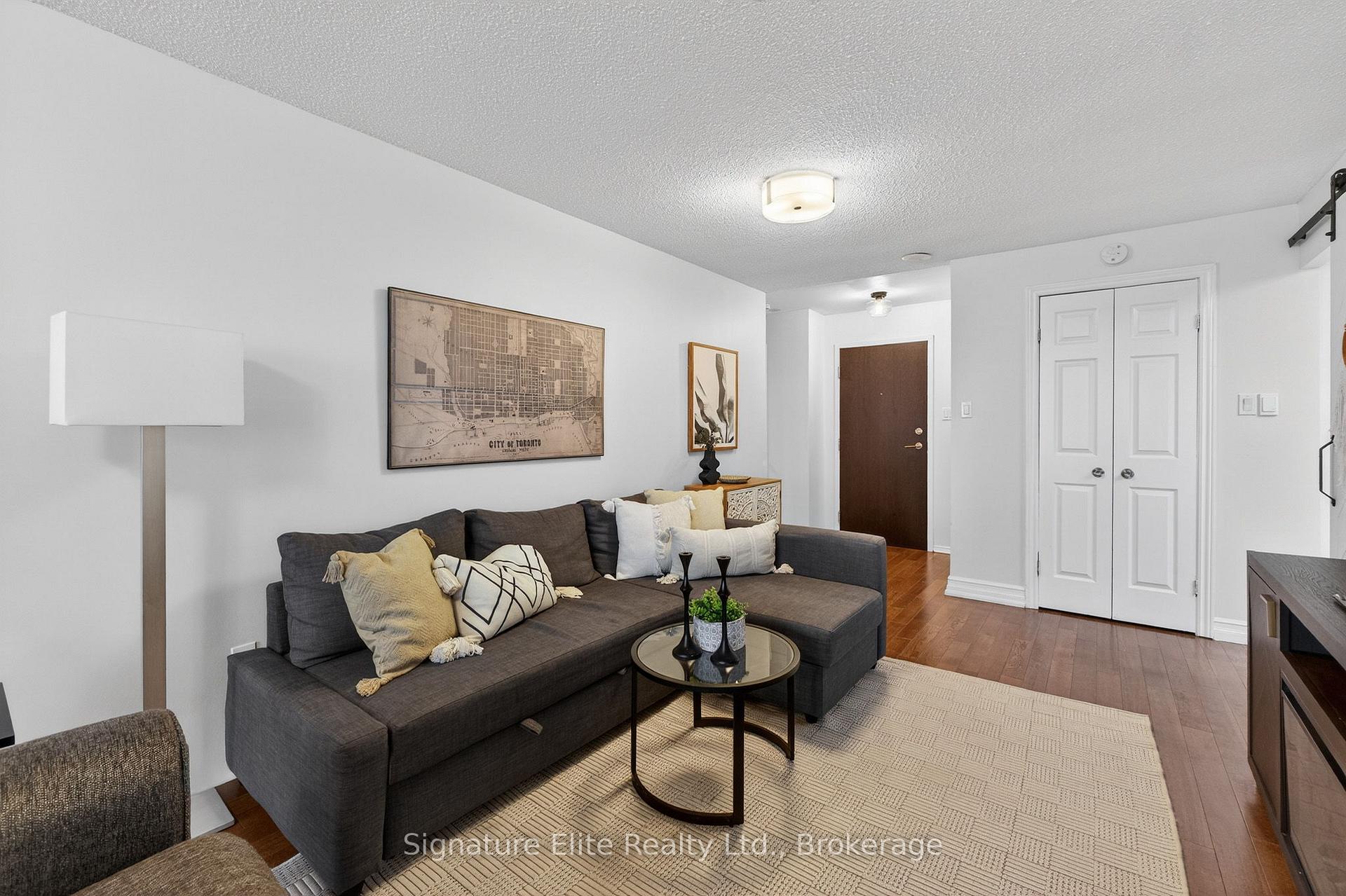 Photo 6 of Unit 104, 3000 Bathurst Street, Toronto, Englemount-Lawrence — HOMEH