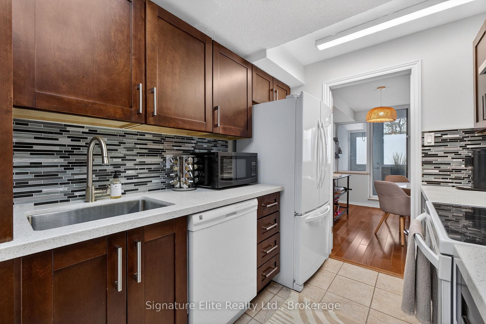 Photo 18 of Unit 104, 3000 Bathurst Street, Toronto, Englemount-Lawrence — HOMEH