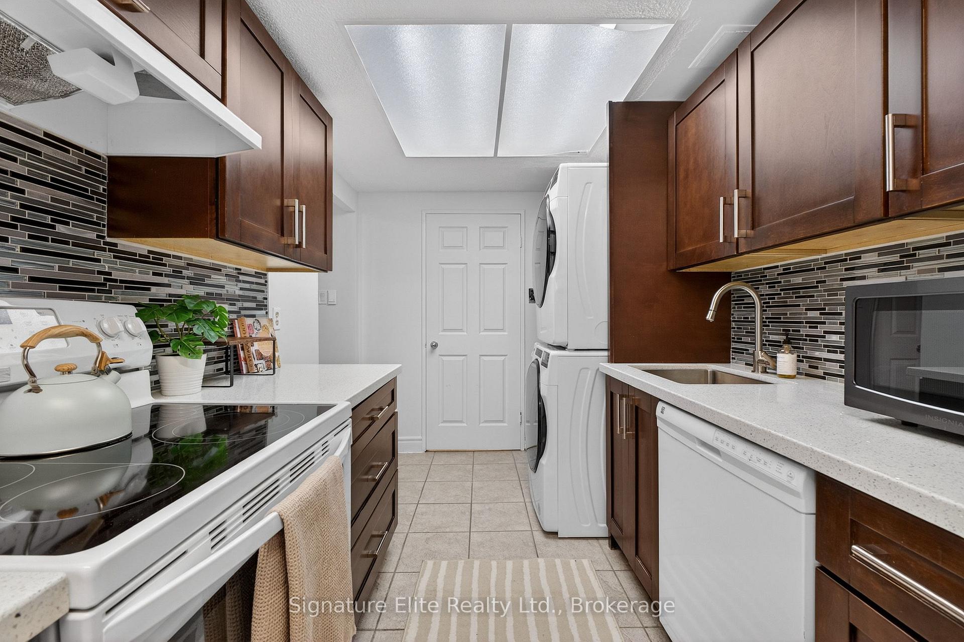 Photo 12 of Unit 104, 3000 Bathurst Street, Toronto, Englemount-Lawrence — HOMEH