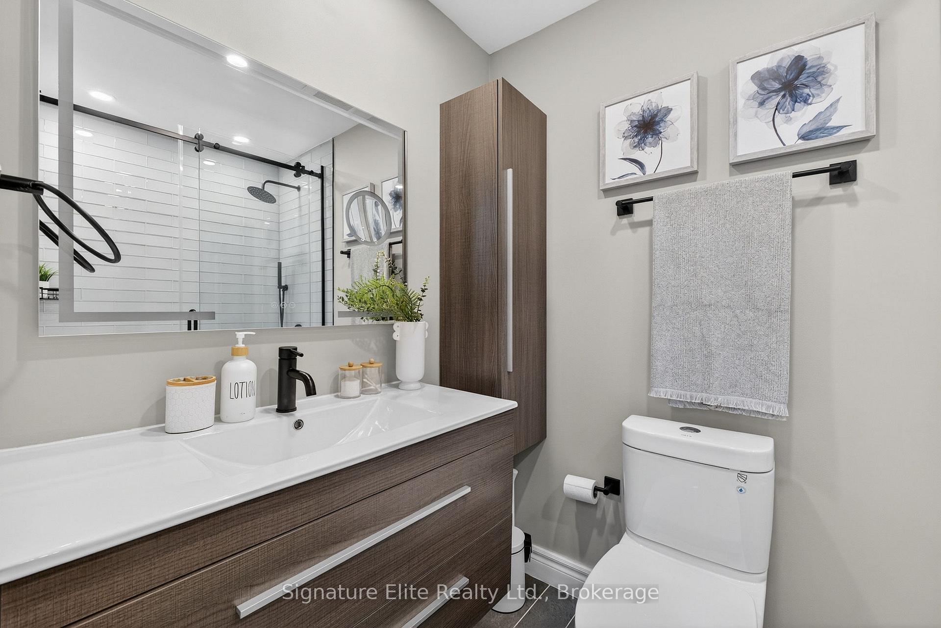 Photo 24 of Unit 104, 3000 Bathurst Street, Toronto, Englemount-Lawrence — HOMEH