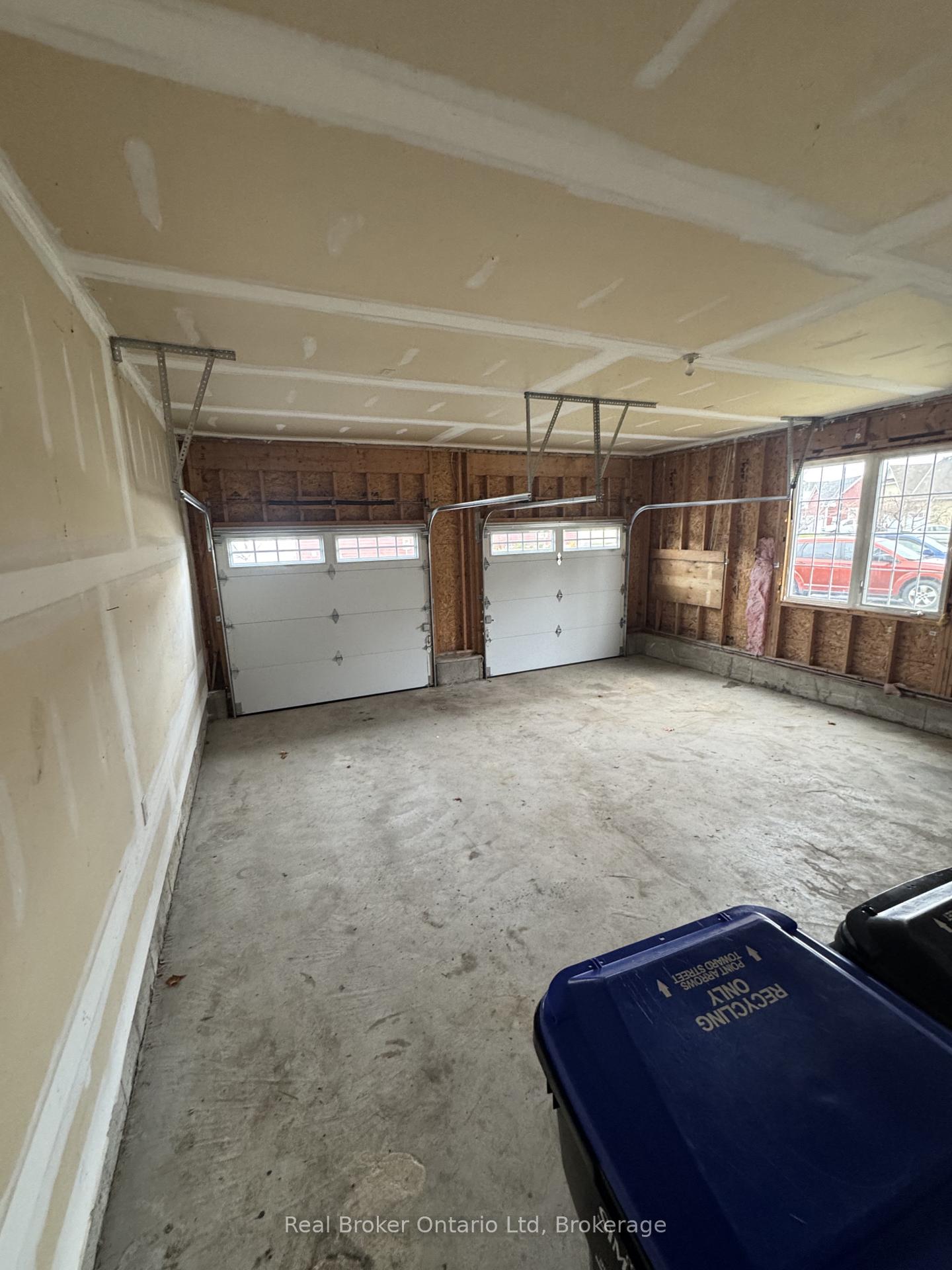 Photo 12 of 21 Village Gate Drive, Wasaga Beach — HOMEH