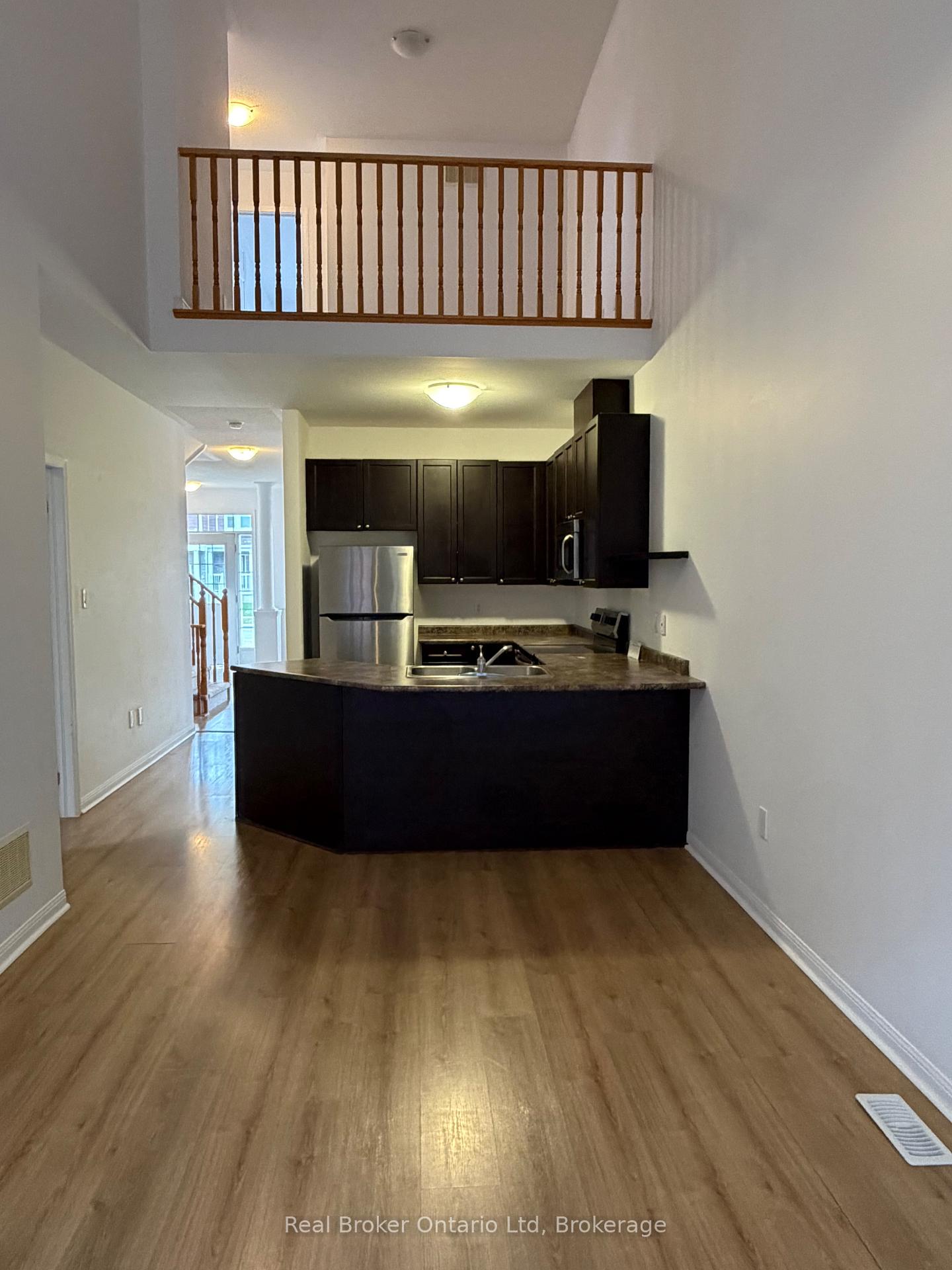 Photo 8 of 21 Village Gate Drive, Wasaga Beach — HOMEH