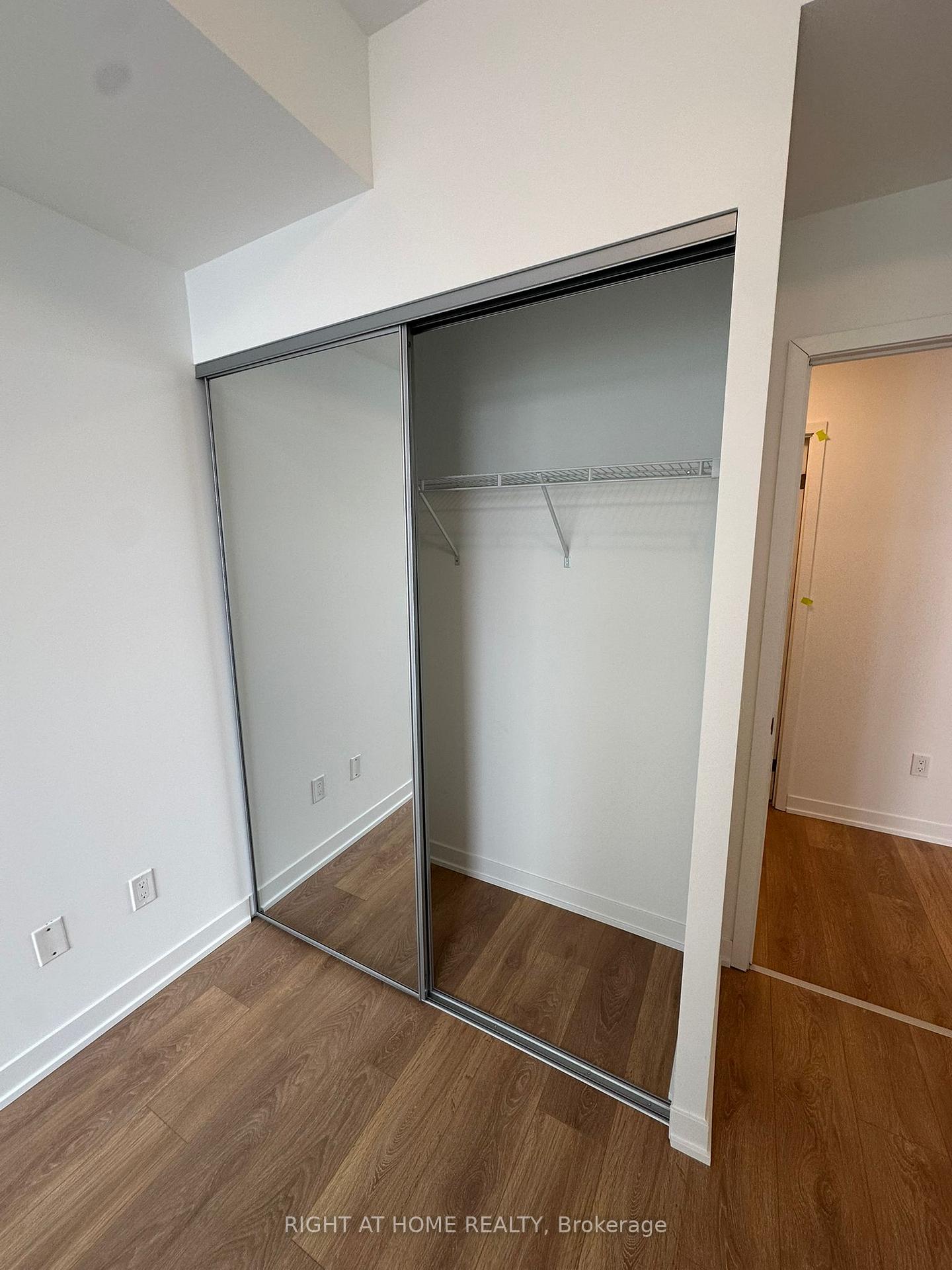 Photo 3 of Unit 1232, 498 Caldari Road, Vaughan, Concord — HOMEH