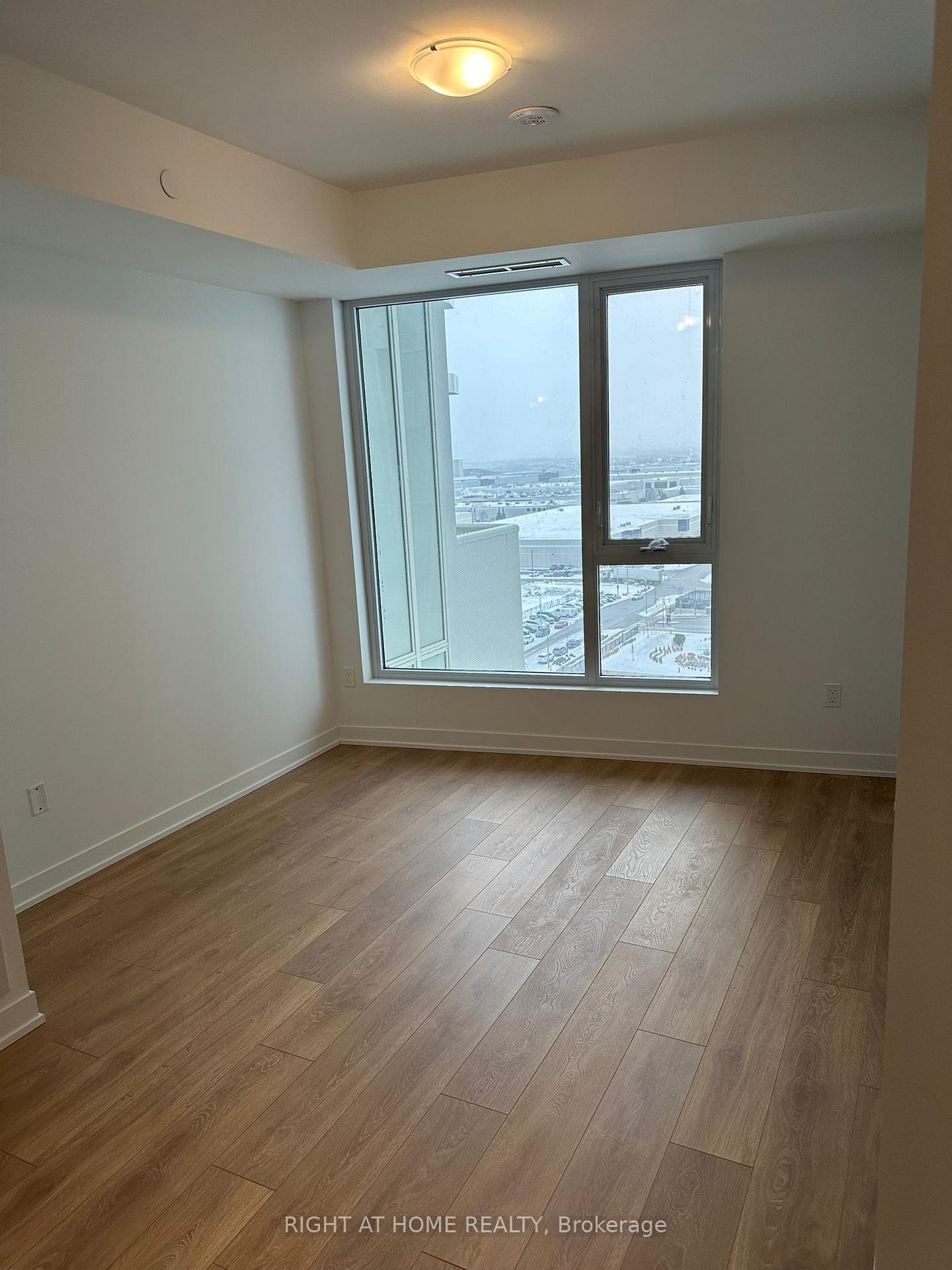 Photo 6 of Unit 1232, 498 Caldari Road, Vaughan, Concord — HOMEH