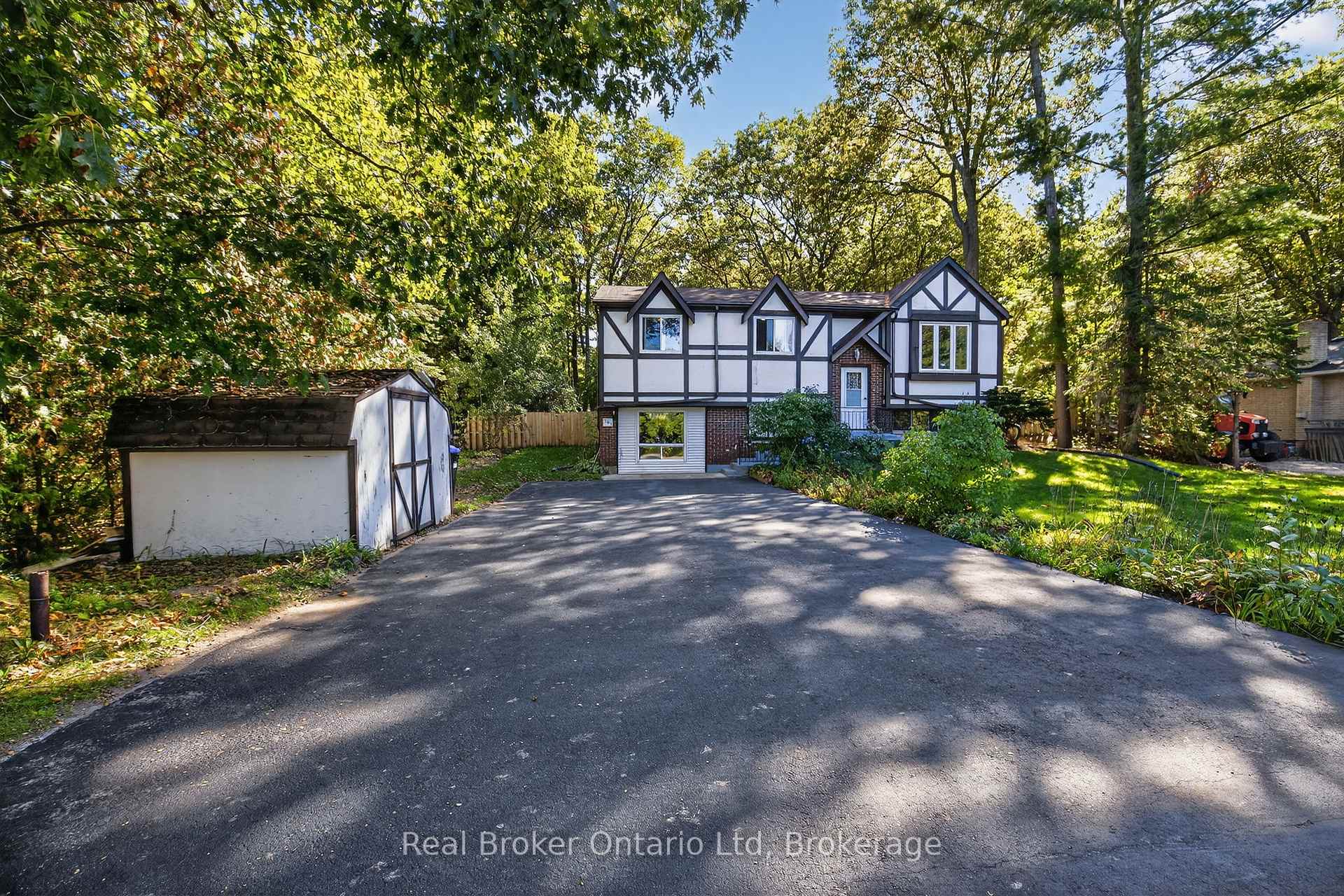 Photo 1 of 203 Knox Road W, Wasaga Beach — HOMEH