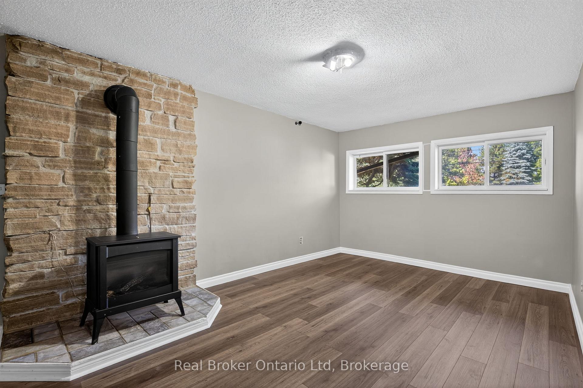 Photo 17 of 203 Knox Road W, Wasaga Beach — HOMEH