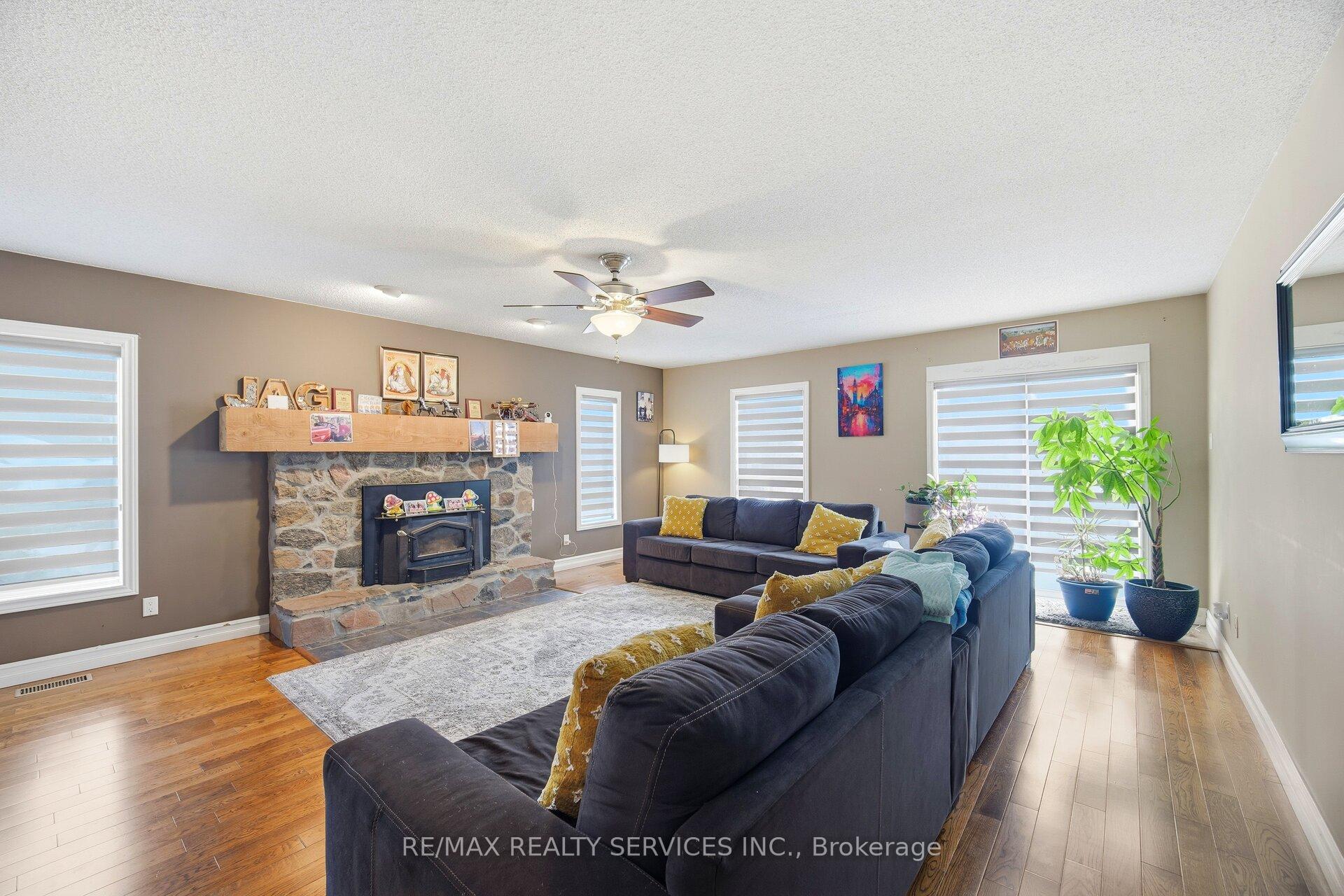 Photo 17 of 1569 Killarney Beach Road, Innisfil, Rural Innisfil — HOMEH