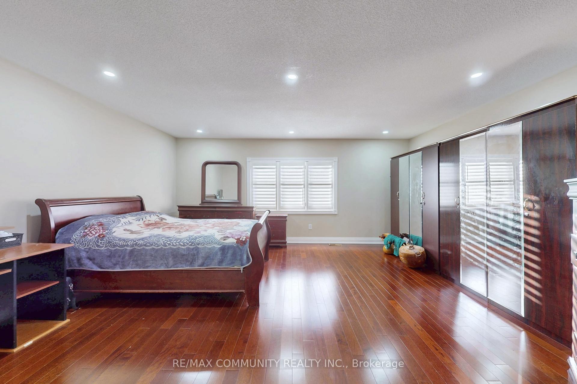 Photo 44 of 10 Oxfordshire Street, Markham, Berczy — HOMEH