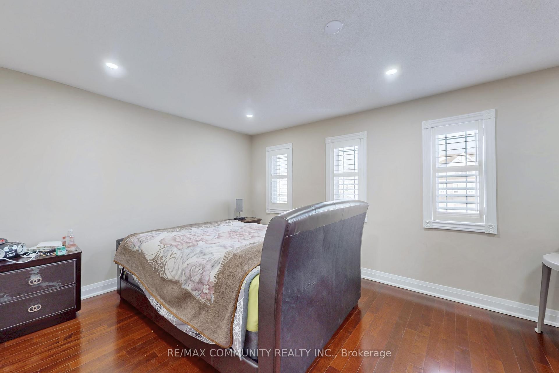 Photo 16 of 10 Oxfordshire Street, Markham, Berczy — HOMEH