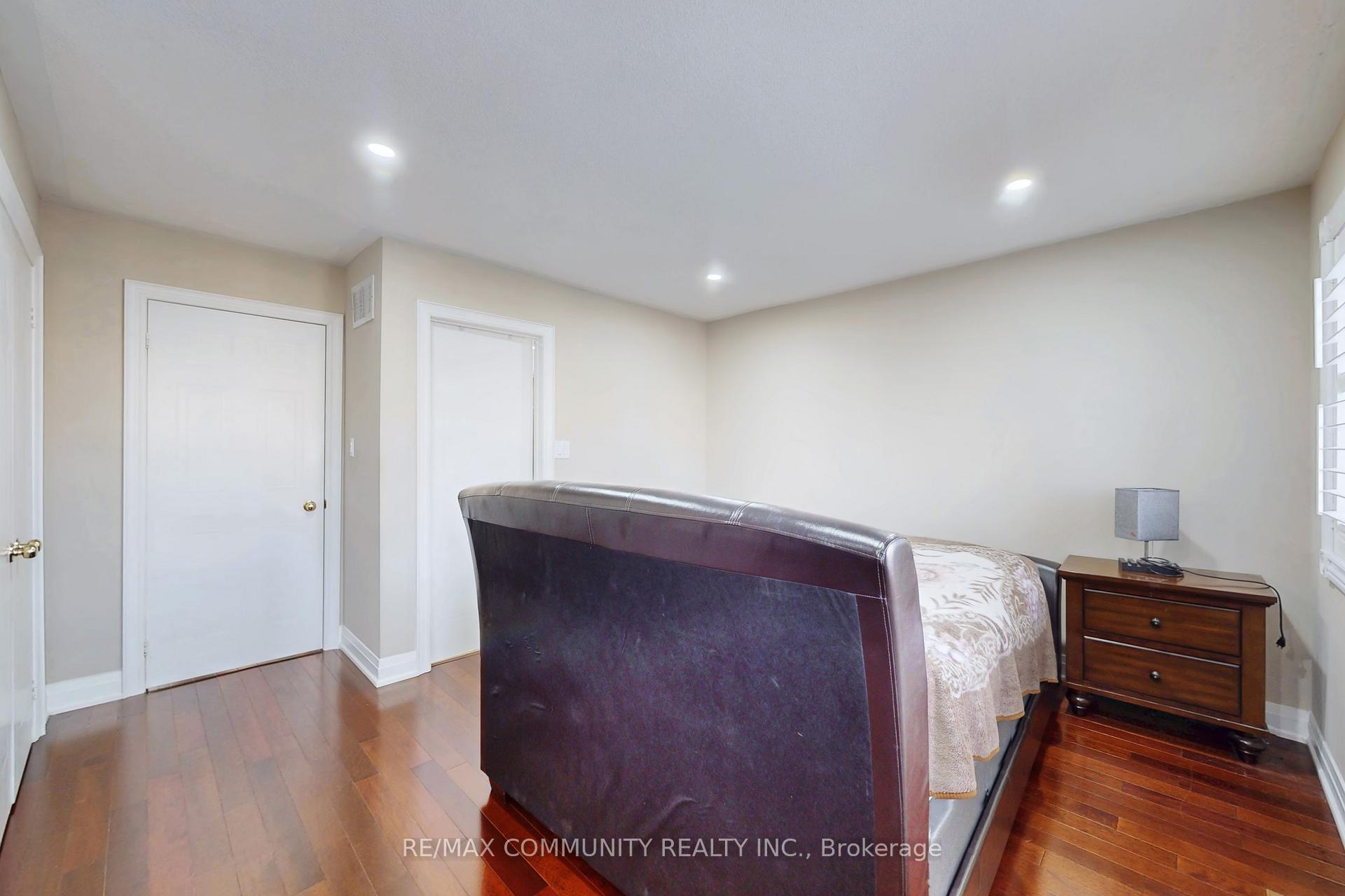 Photo 19 of 10 Oxfordshire Street, Markham, Berczy — HOMEH