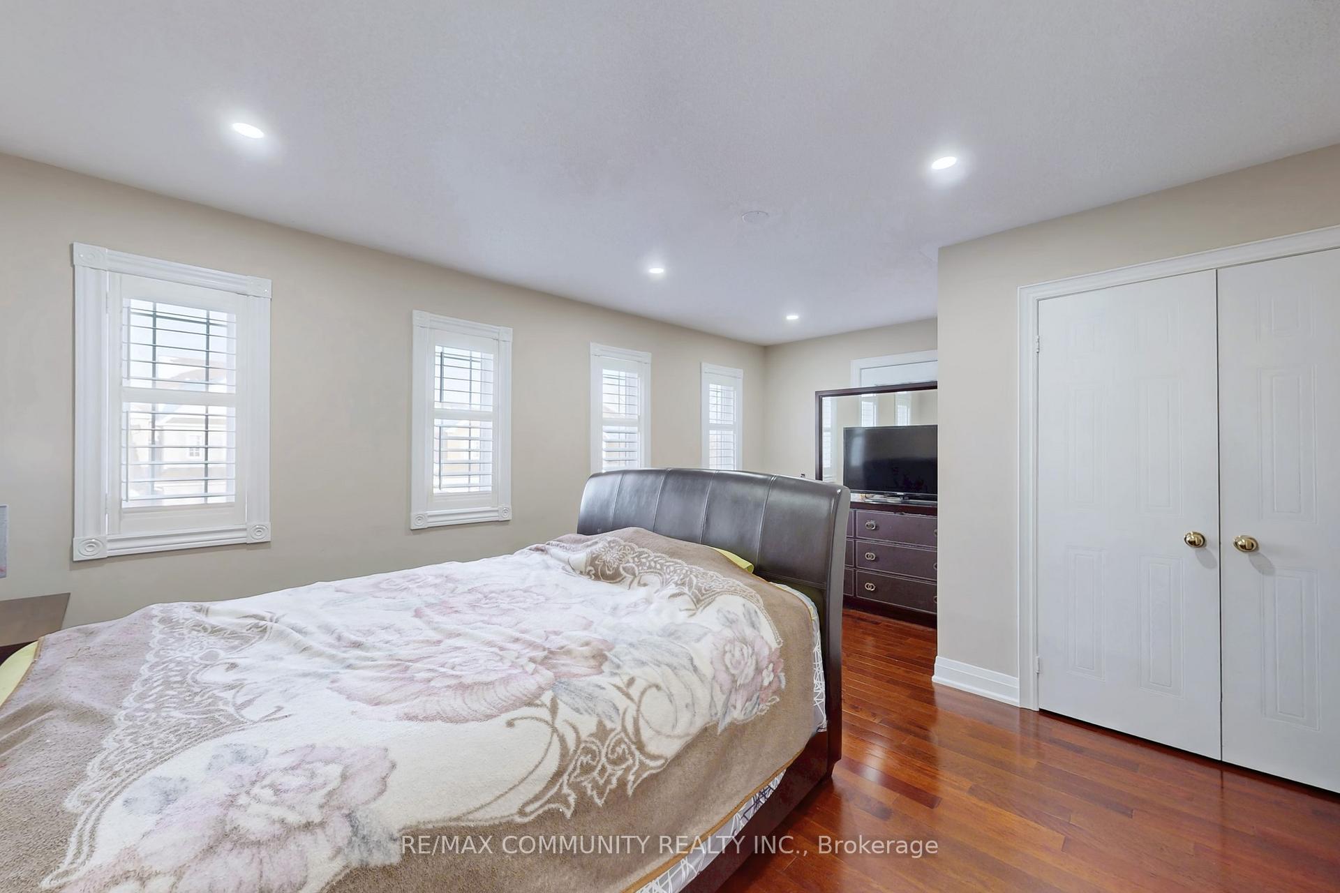 Photo 22 of 10 Oxfordshire Street, Markham, Berczy — HOMEH