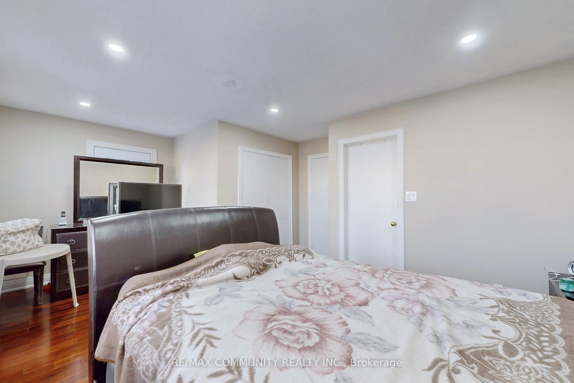 Photo 45 of 10 Oxfordshire Street, Markham, Berczy — HOMEH