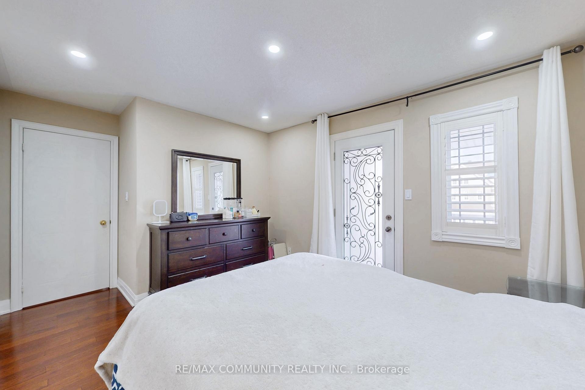 Photo 40 of 10 Oxfordshire Street, Markham, Berczy — HOMEH