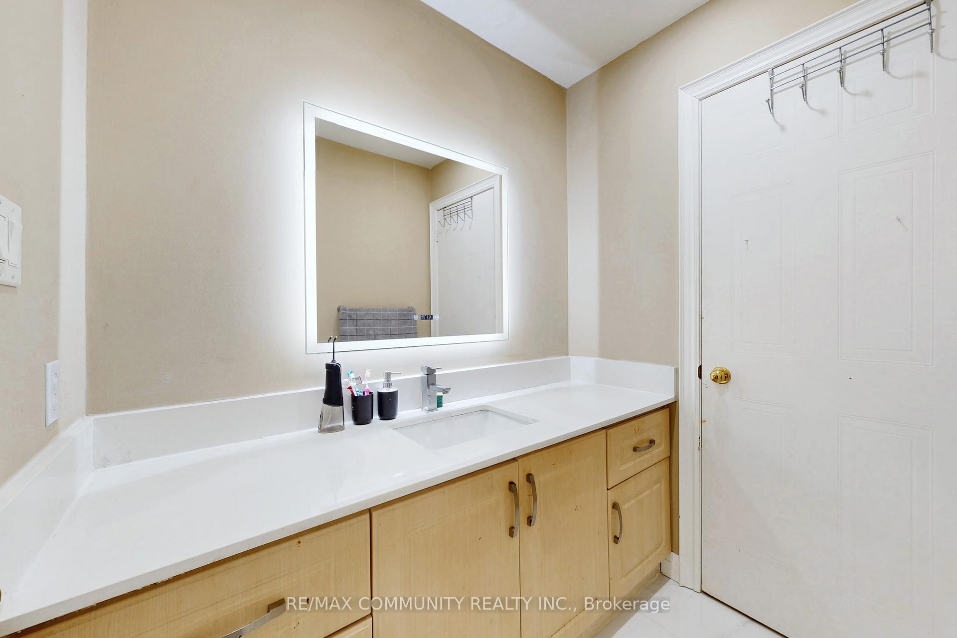 Photo 46 of 10 Oxfordshire Street, Markham, Berczy — HOMEH