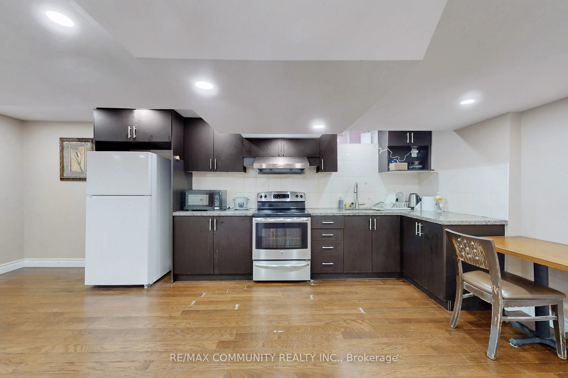Photo 41 of 10 Oxfordshire Street, Markham, Berczy — HOMEH