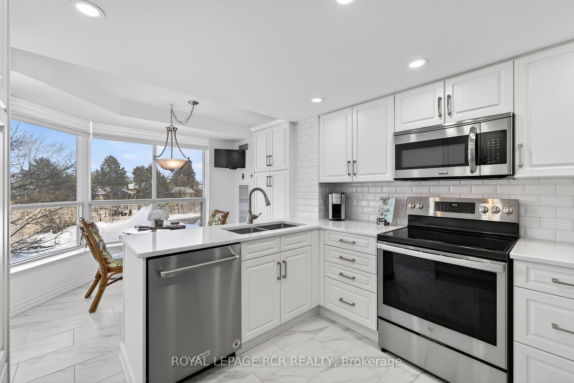 Photo 27 of Unit 213, 14924 Yonge Street, Aurora, Aurora Highlands — HOMEH