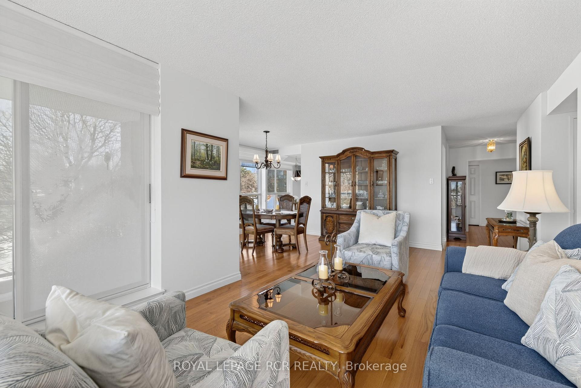 Photo 13 of Unit 213, 14924 Yonge Street, Aurora, Aurora Highlands — HOMEH