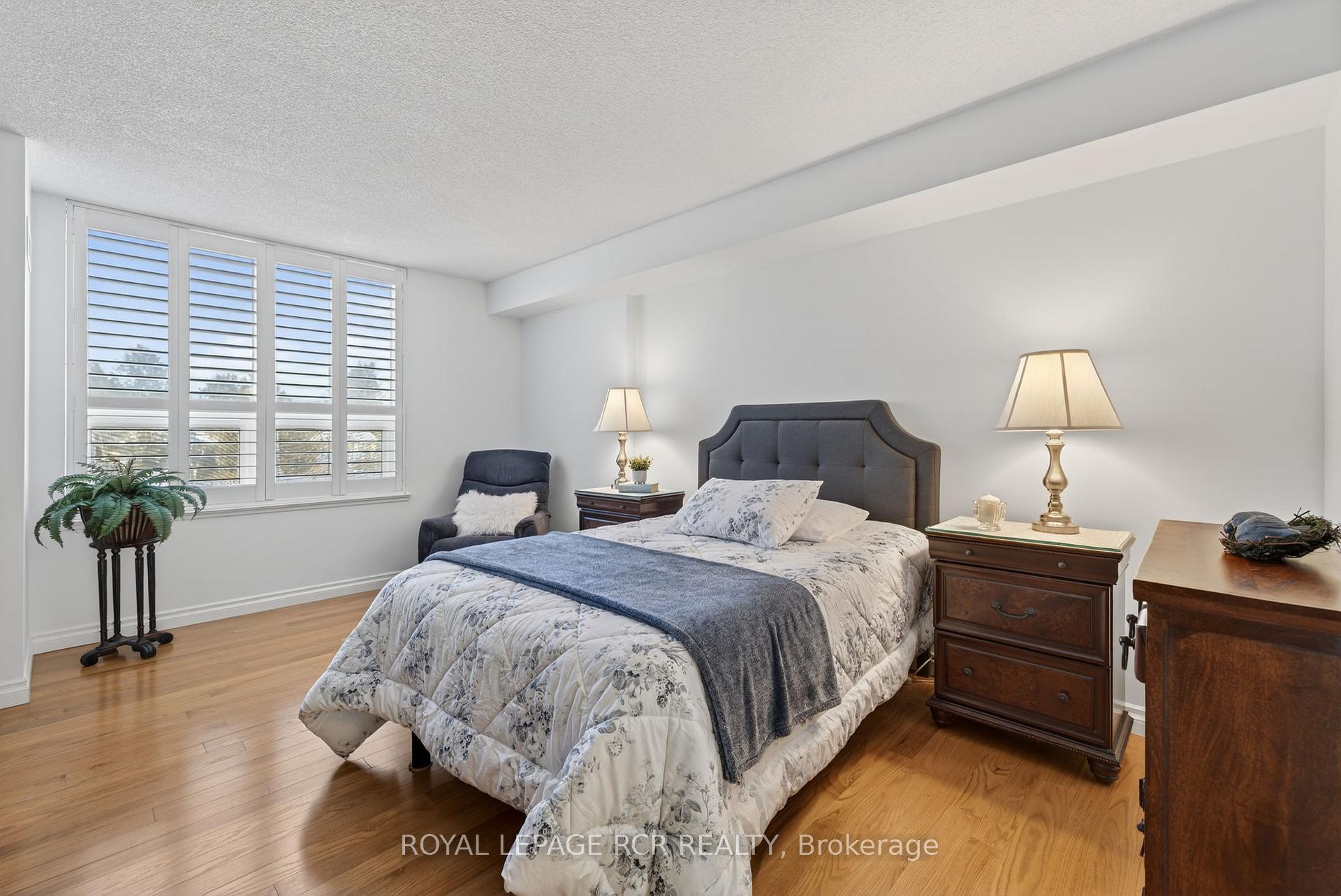 Photo 14 of Unit 213, 14924 Yonge Street, Aurora, Aurora Highlands — HOMEH