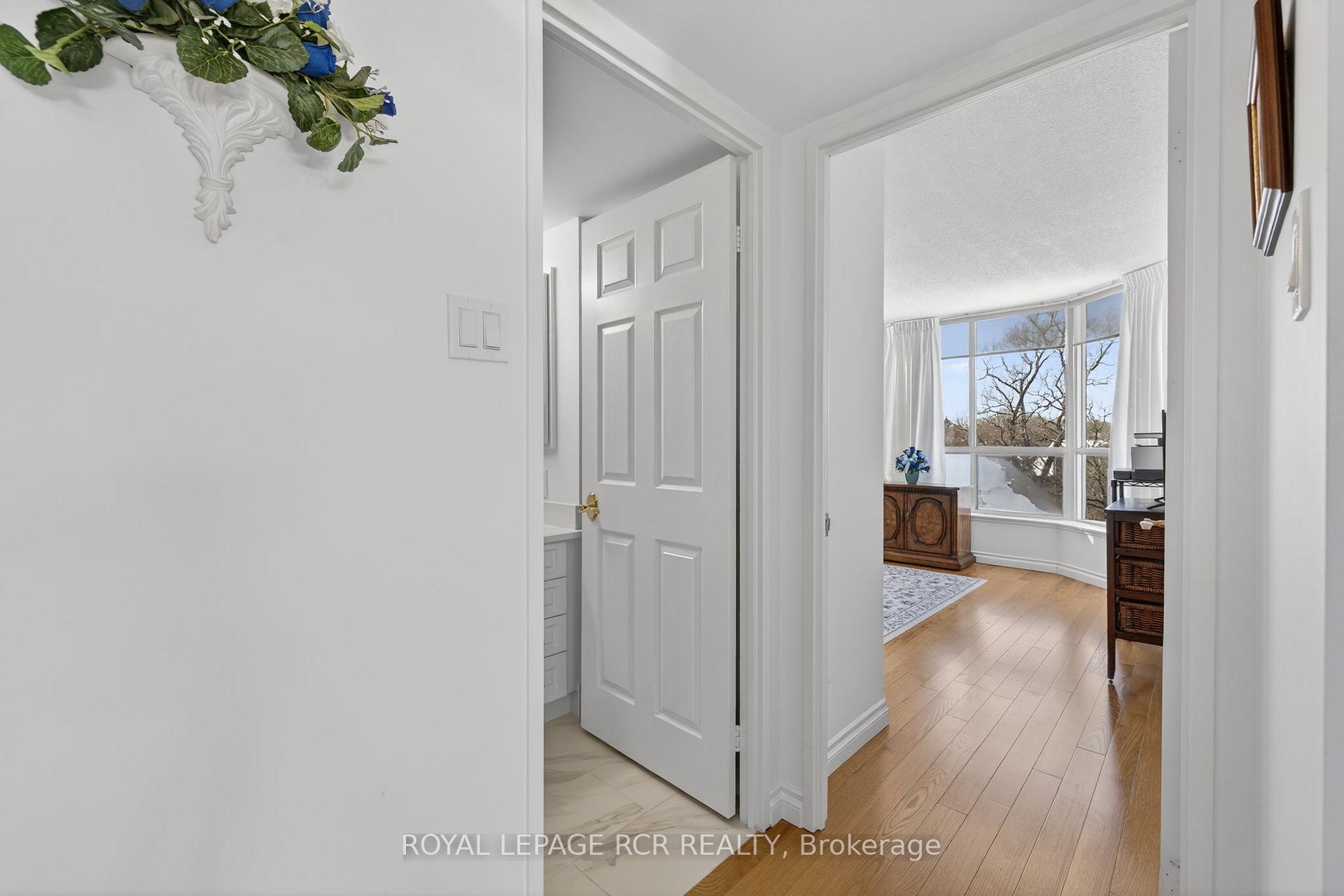 Photo 12 of Unit 213, 14924 Yonge Street, Aurora, Aurora Highlands — HOMEH