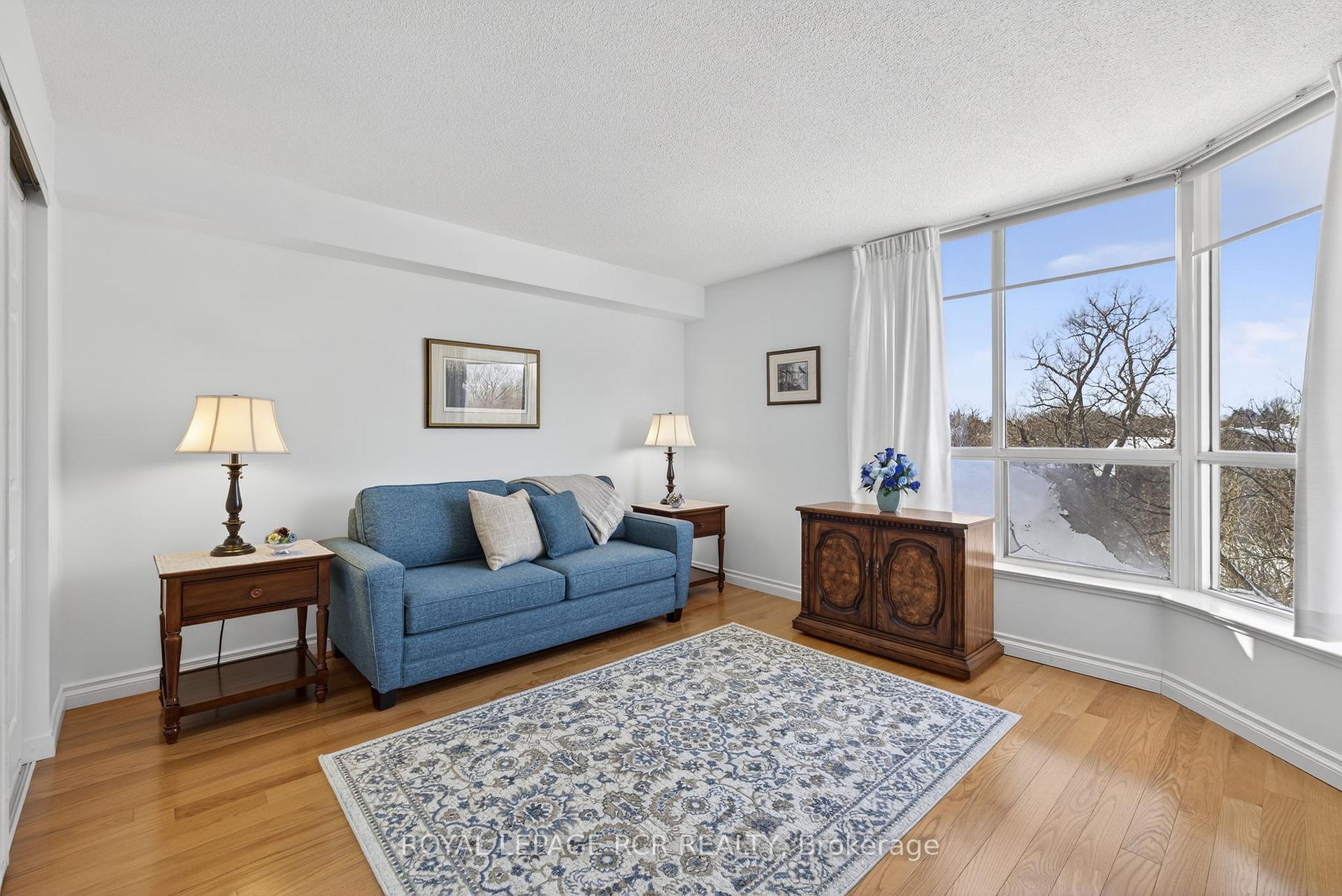 Photo 17 of Unit 213, 14924 Yonge Street, Aurora, Aurora Highlands — HOMEH