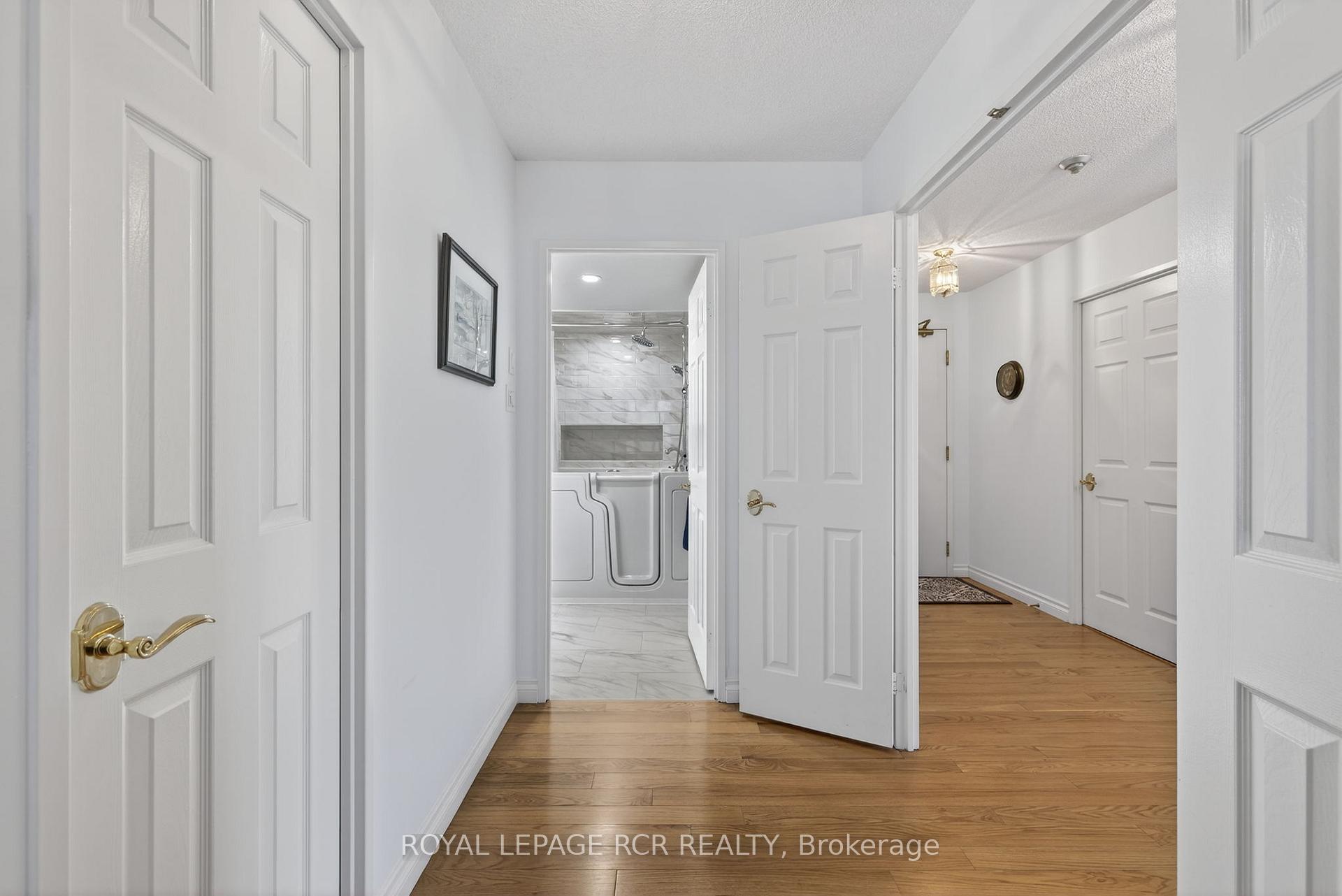 Photo 16 of Unit 213, 14924 Yonge Street, Aurora, Aurora Highlands — HOMEH