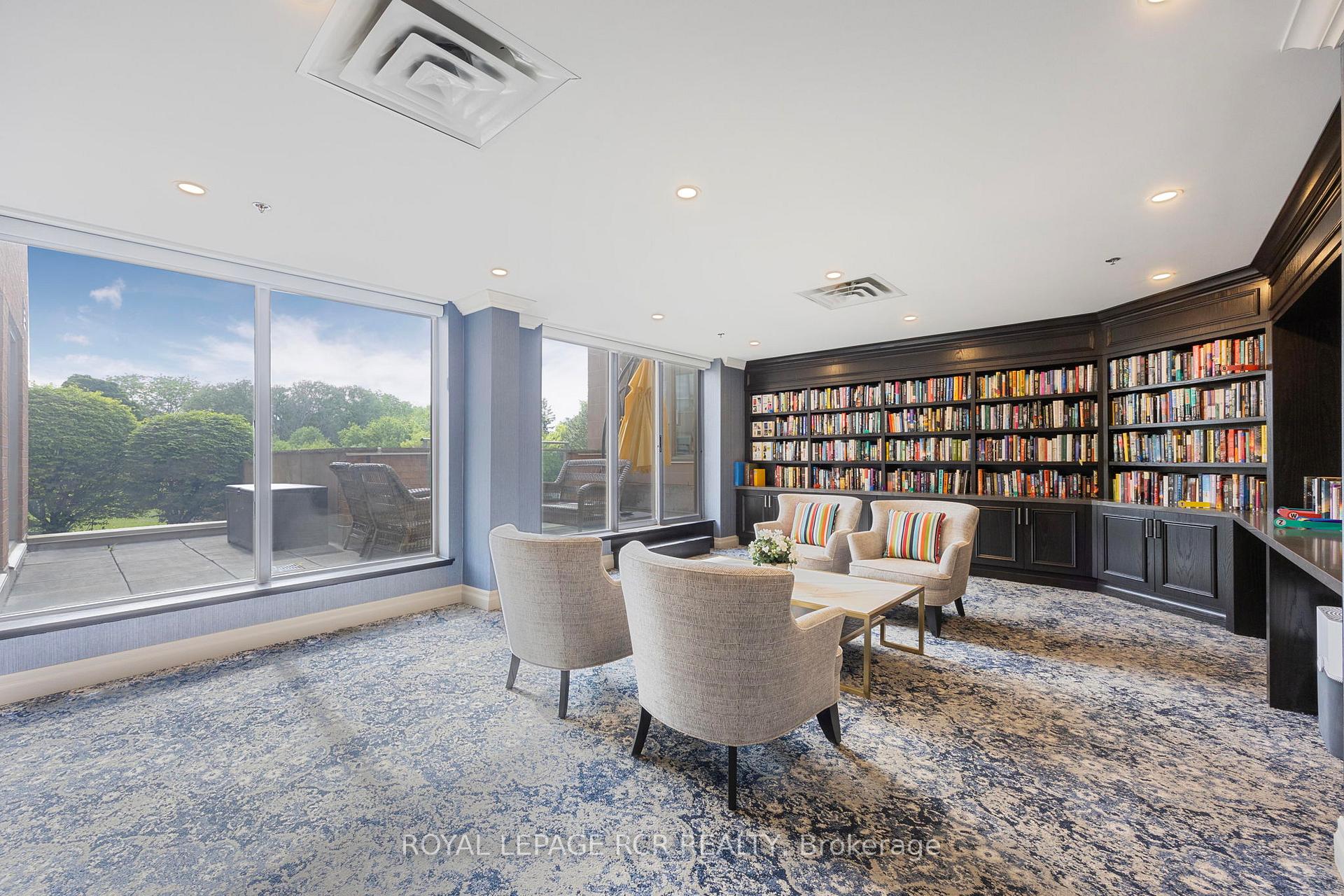 Photo 23 of Unit 213, 14924 Yonge Street, Aurora, Aurora Highlands — HOMEH