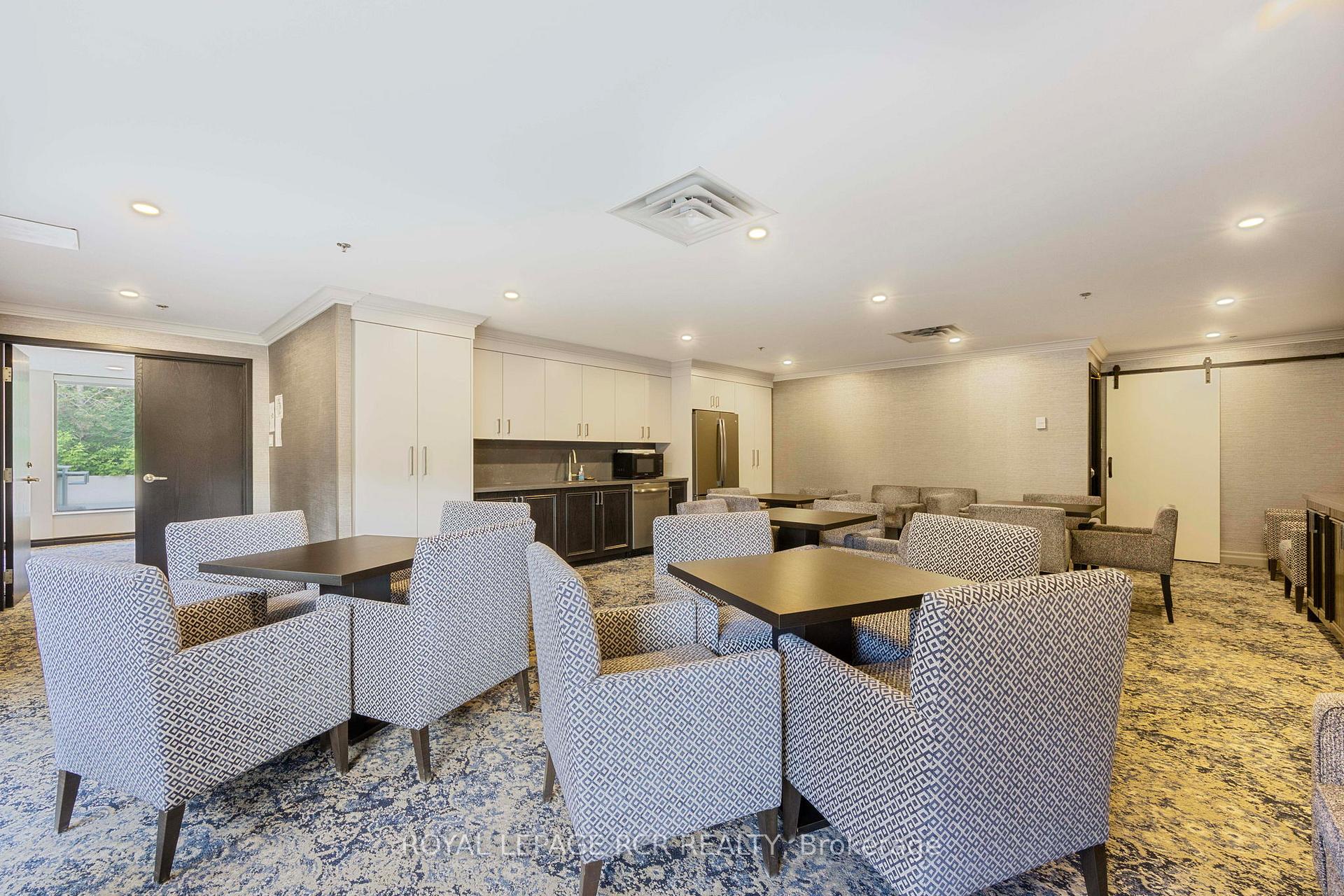 Photo 22 of Unit 213, 14924 Yonge Street, Aurora, Aurora Highlands — HOMEH