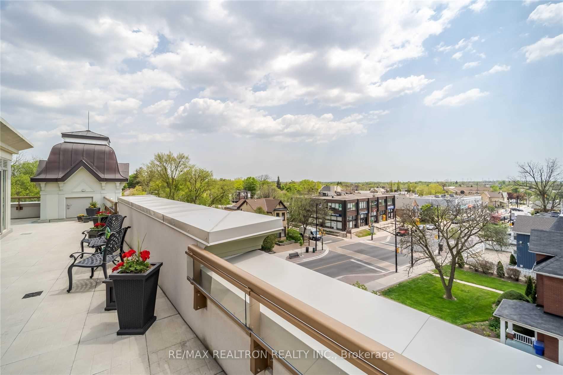 Photo 5 of Unit 417, 68 Main Street N, Markham, Old Markham Village — HOMEH