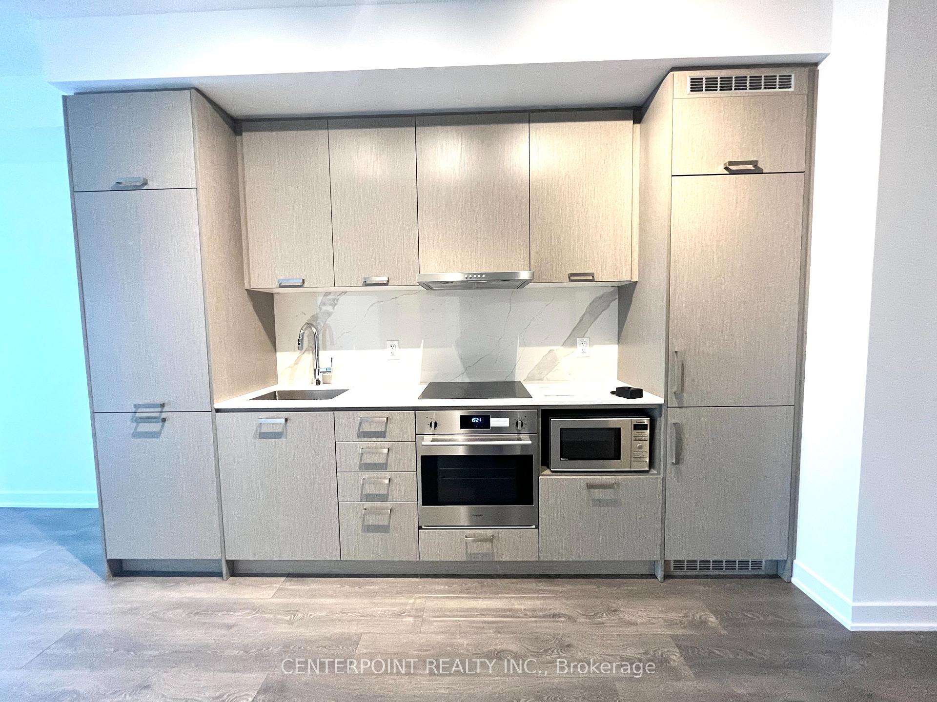 Photo 4 of Unit 615, 10 Honeycrisp Crescent, Vaughan, Vaughan Corporate Centre — HOMEH