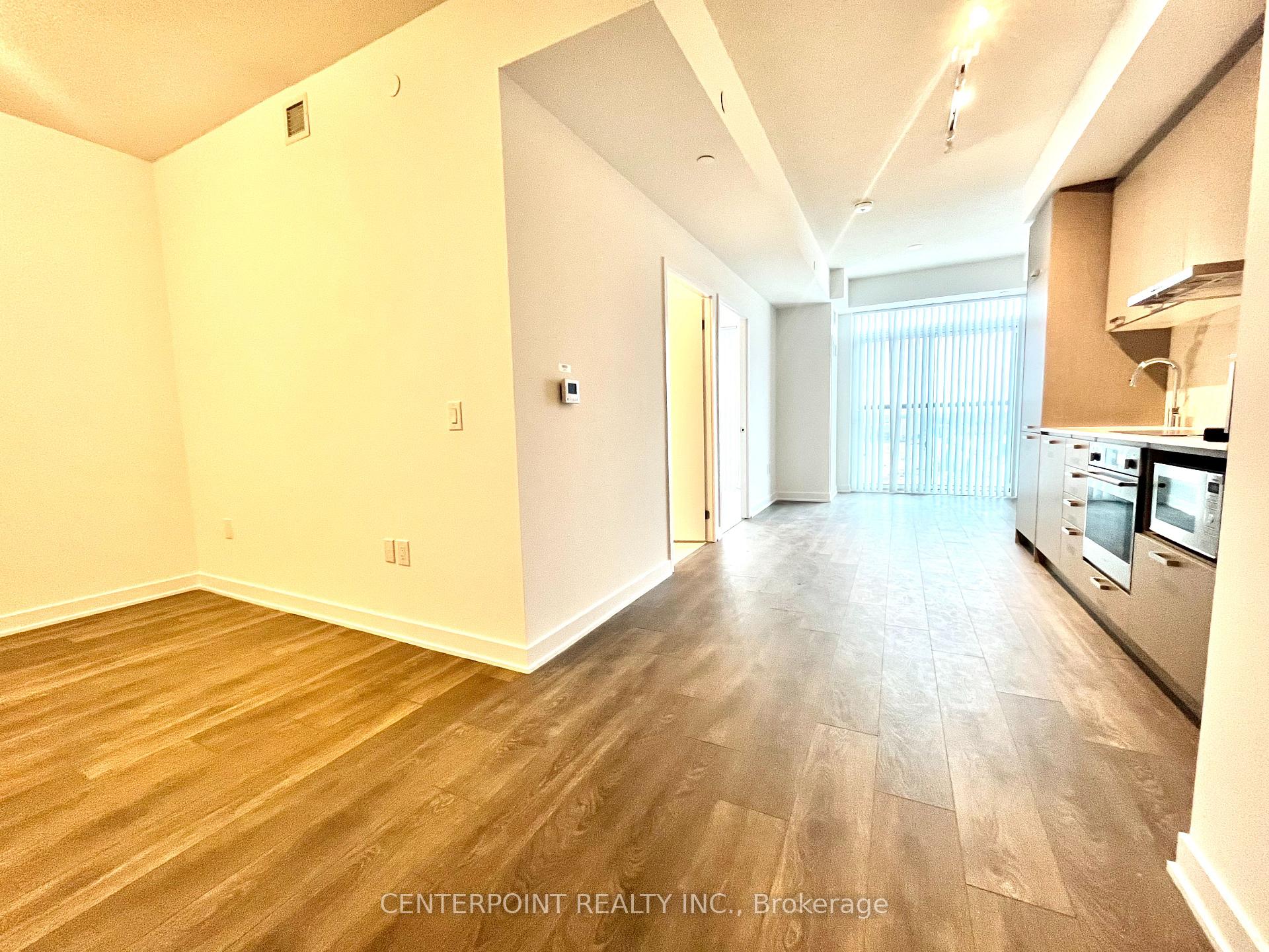 Photo 6 of Unit 615, 10 Honeycrisp Crescent, Vaughan, Vaughan Corporate Centre — HOMEH