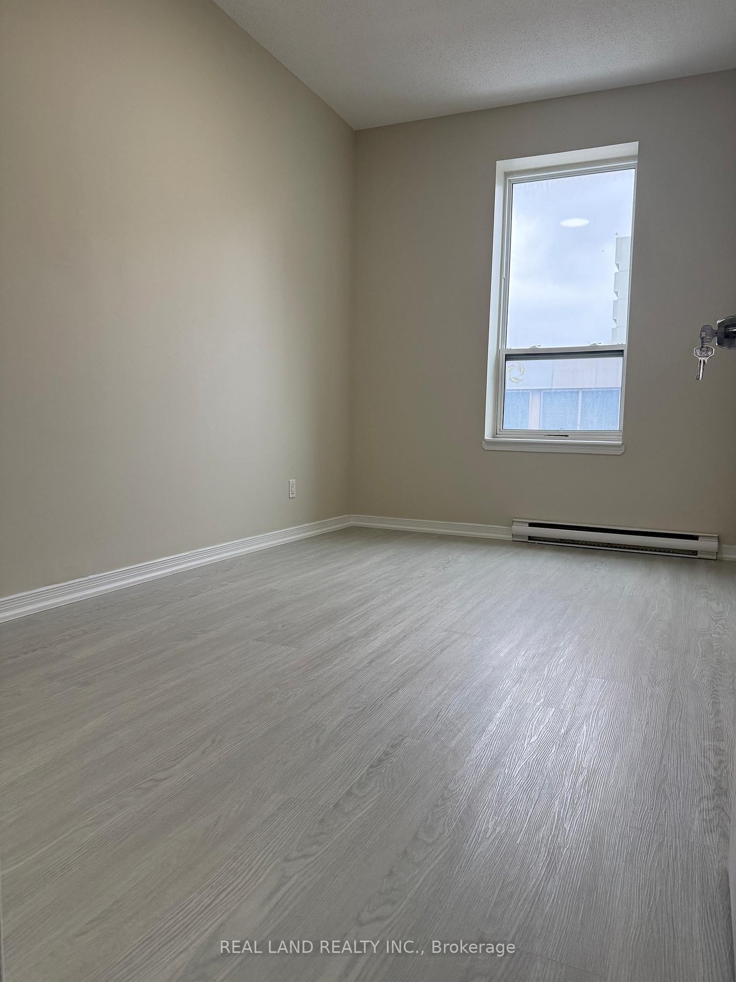Photo 6 of Unit 1A, 29 1/2 Simcoe Street S, Oshawa, Central — HOMEH