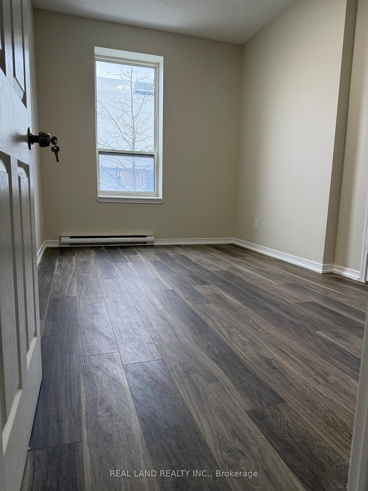 Photo 3 of Unit 1A, 29 1/2 Simcoe Street S, Oshawa, Central — HOMEH