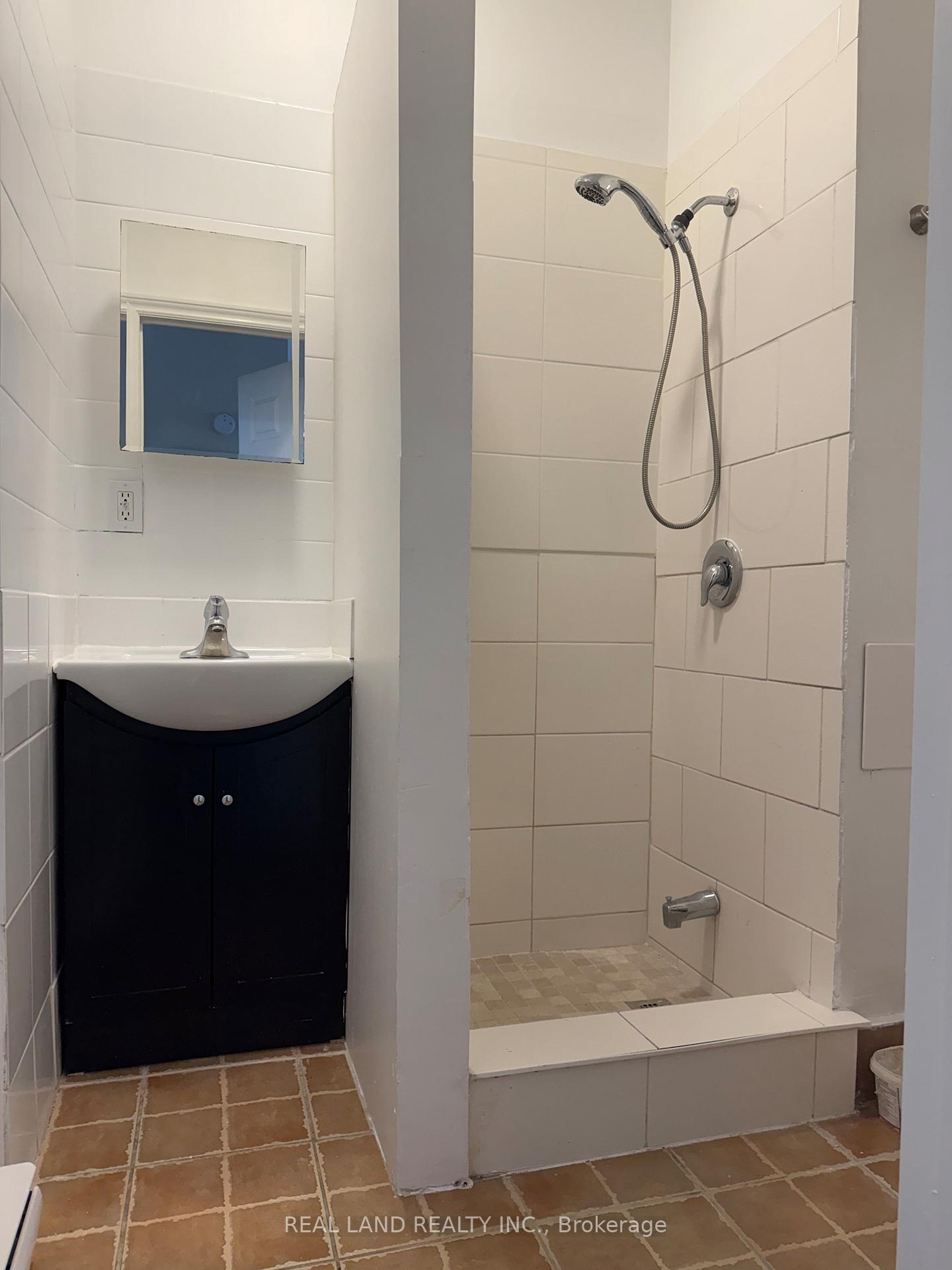 Photo 5 of Unit 1A, 29 1/2 Simcoe Street S, Oshawa, Central — HOMEH