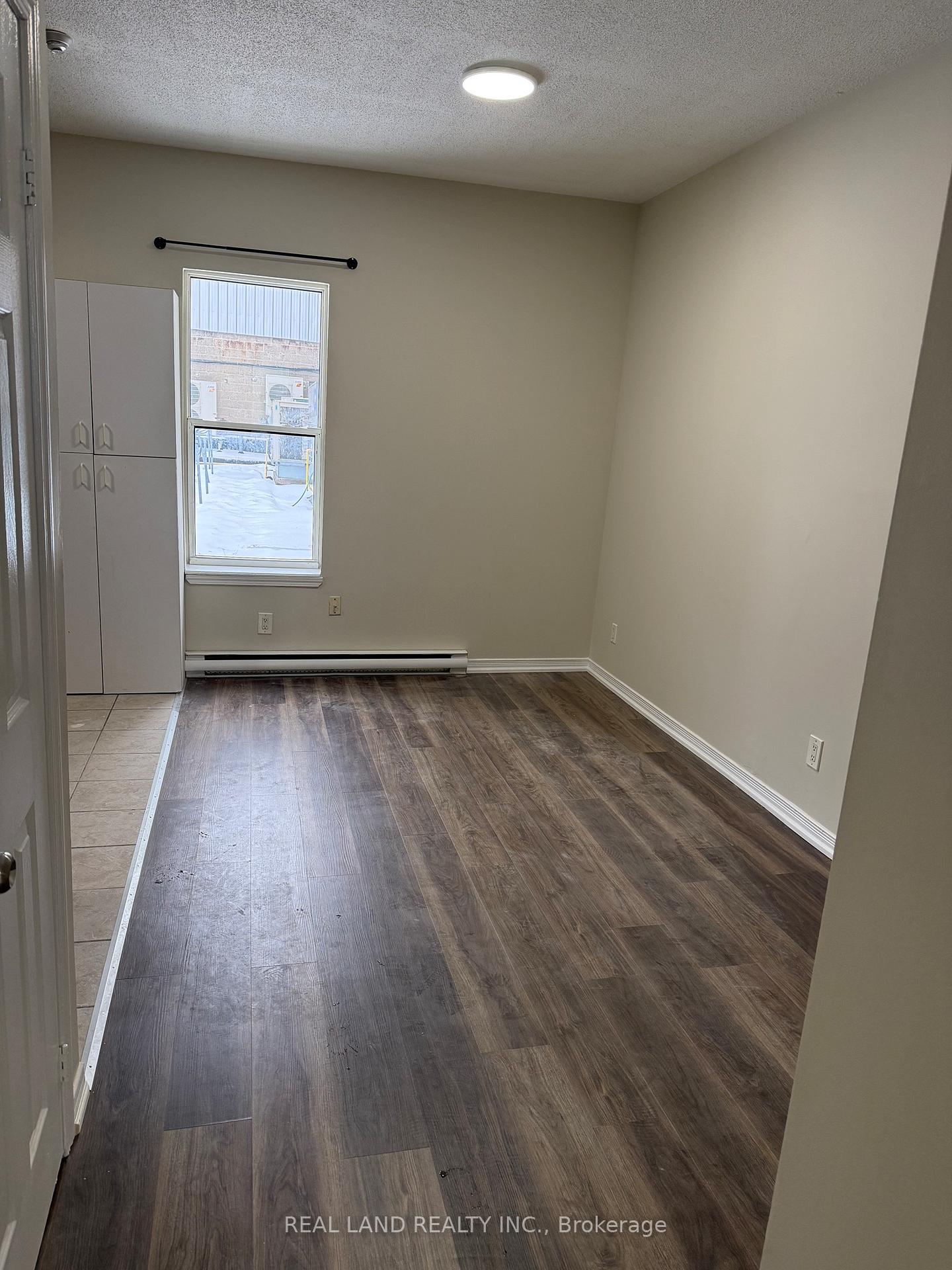 Photo 7 of Unit 1A, 29 1/2 Simcoe Street S, Oshawa, Central — HOMEH