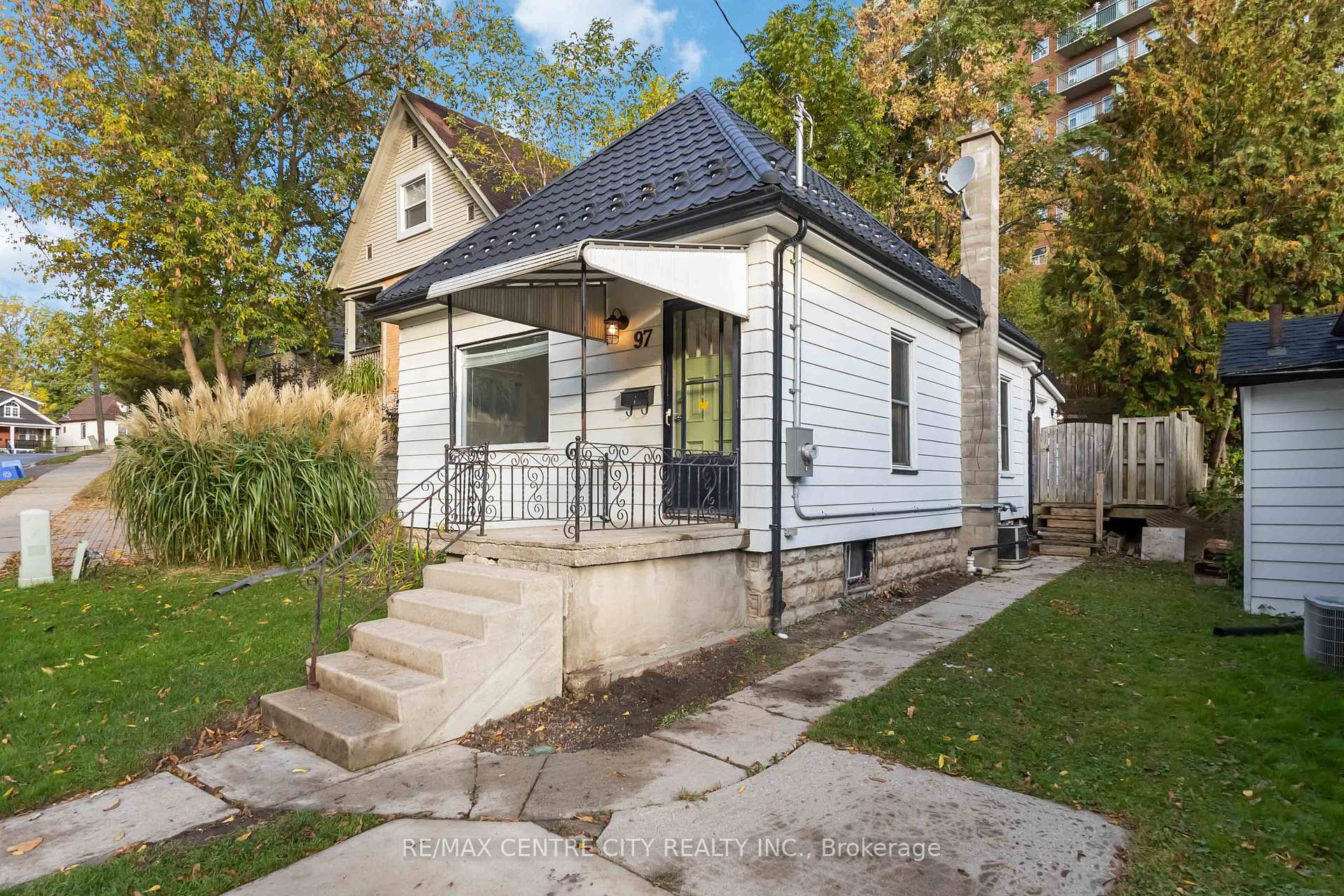 Front of 97 Walnut Street