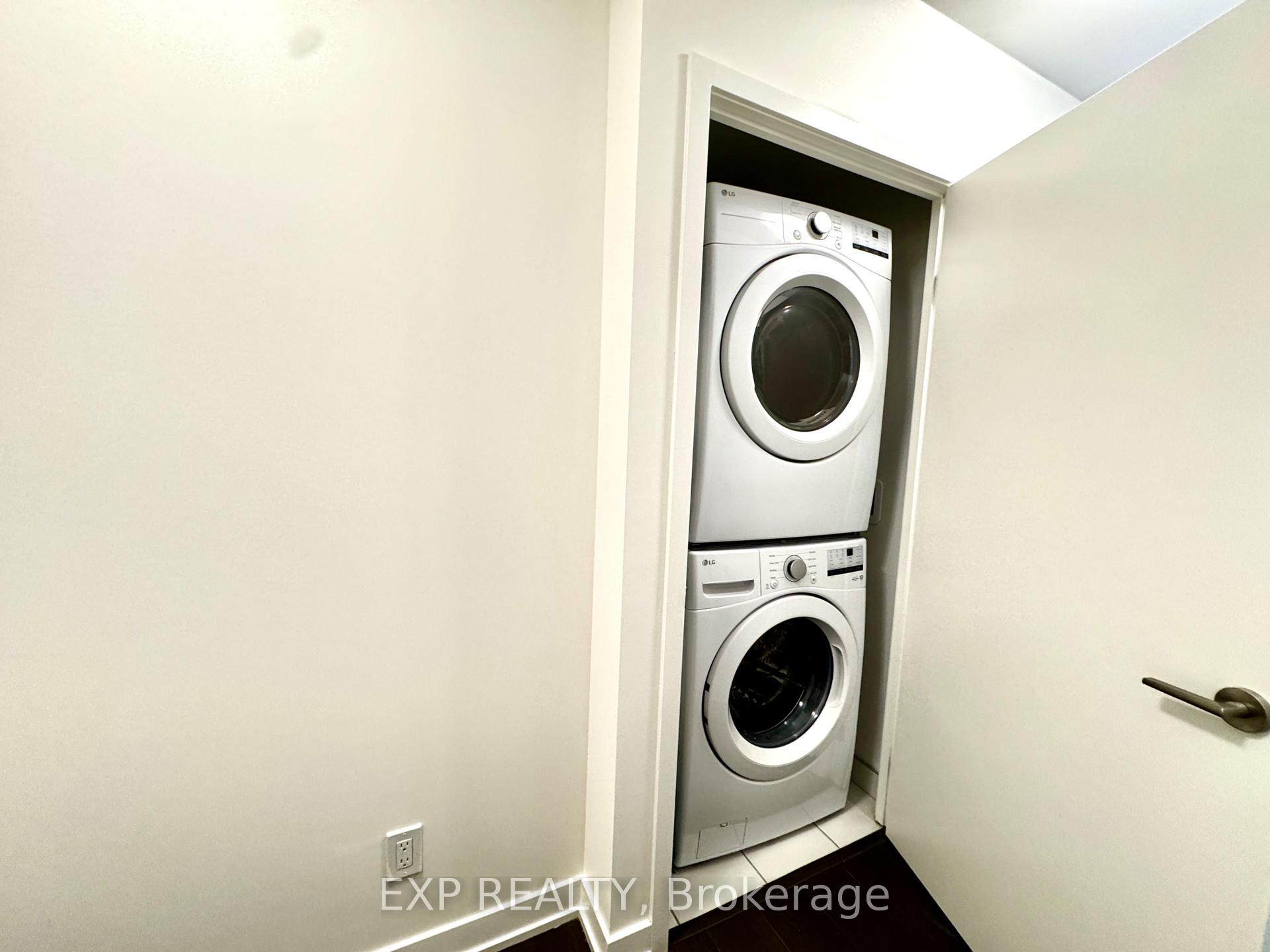 Photo 7 of Unit 1004, 292 Verdale Crossing, Markham, Unionville — HOMEH