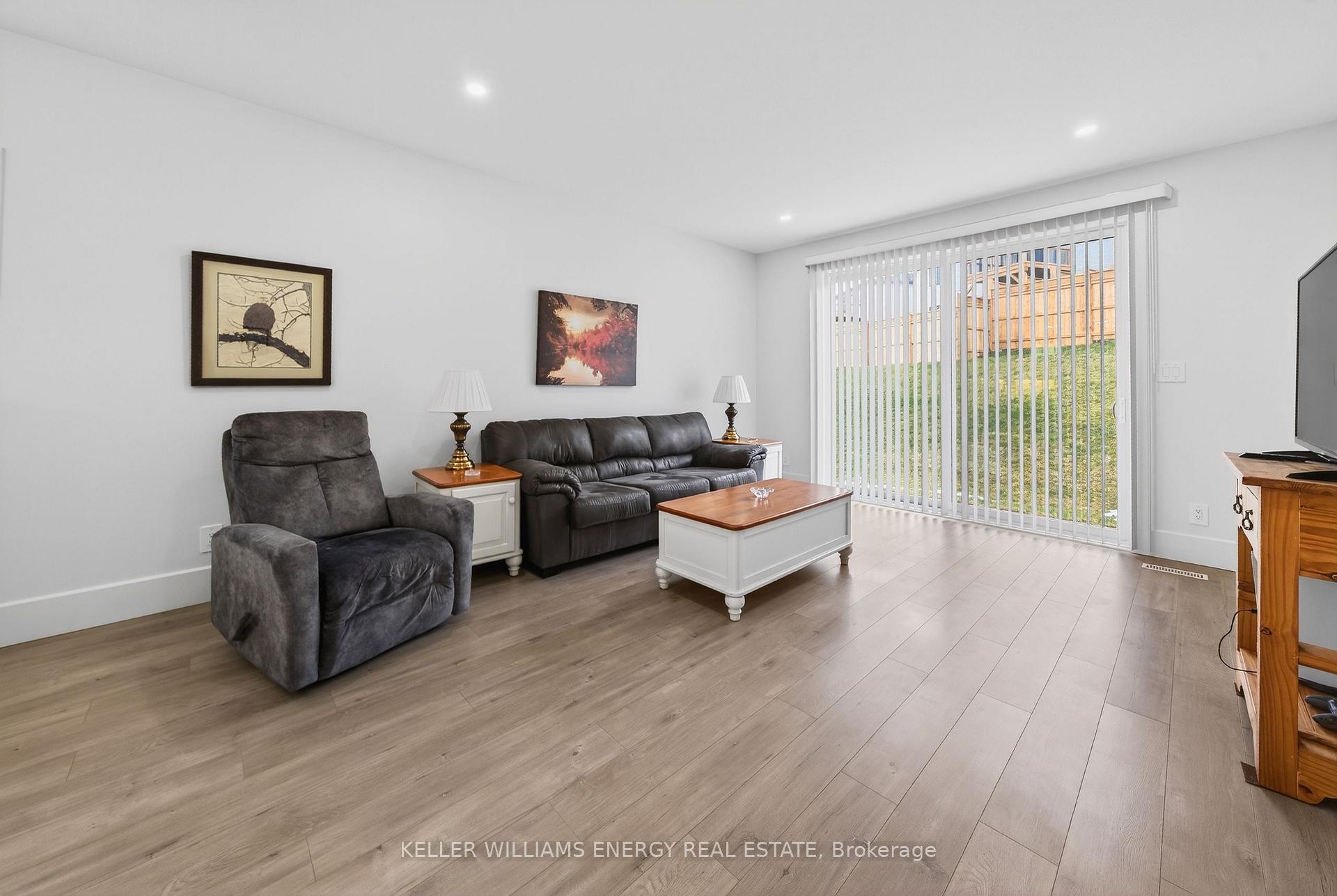 Photo 4 of 74 Meagan Lane, Quinte West, Frankford Ward — HOMEH