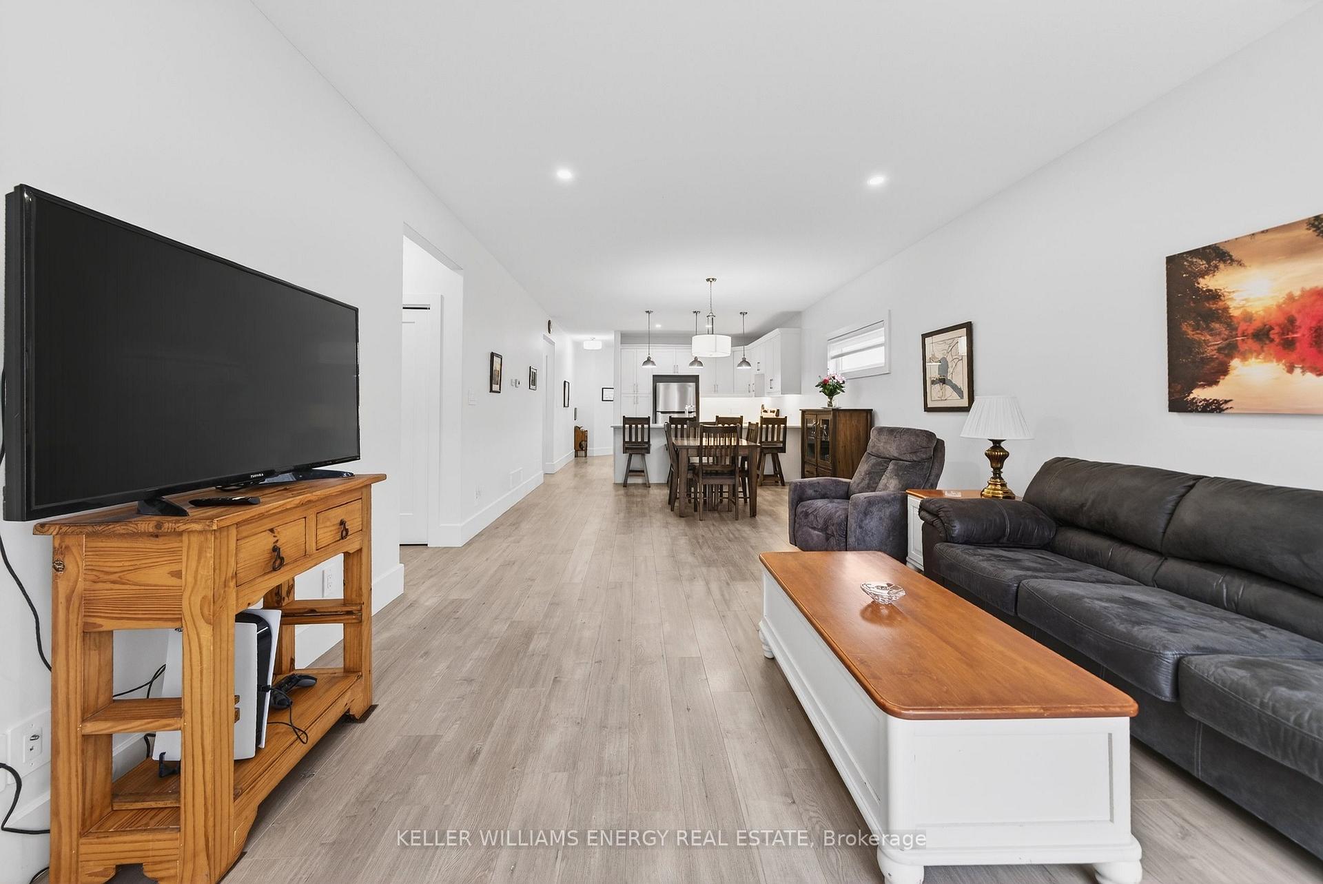 Photo 8 of 74 Meagan Lane, Quinte West, Frankford Ward — HOMEH