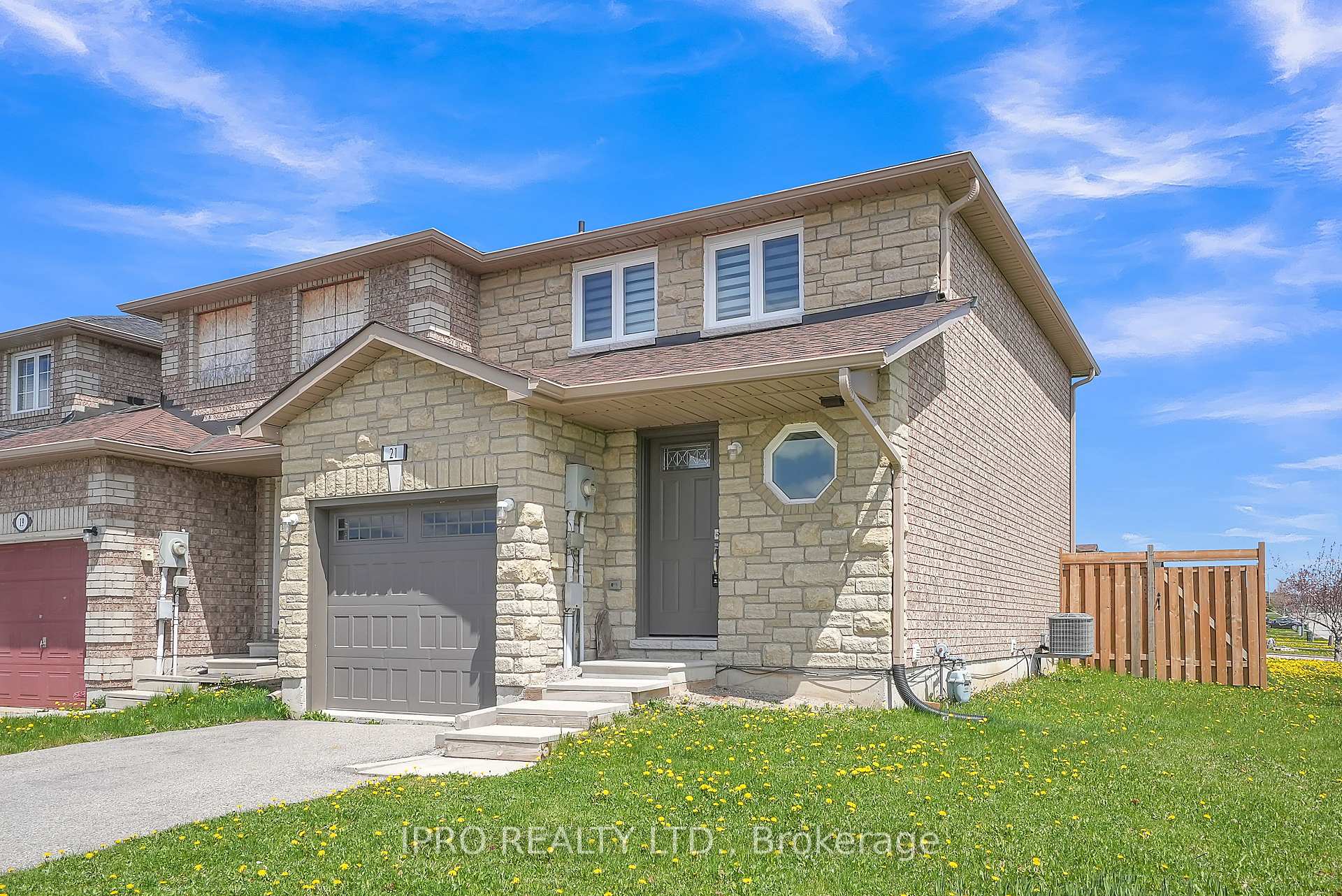 Photo 1 of 21 Majesty Boulevard, Barrie, Innis-Shore — HOMEH