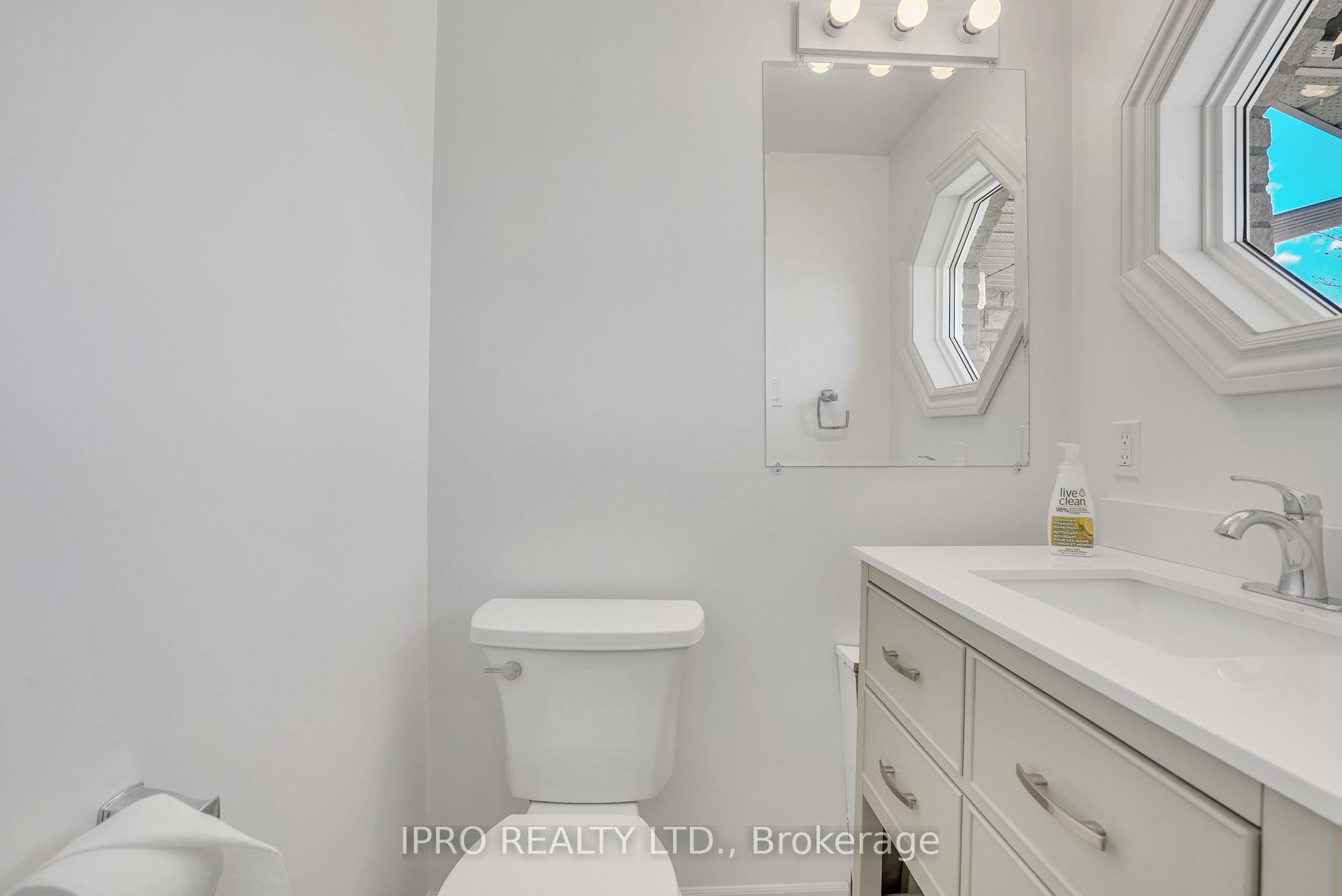 Photo 6 of 21 Majesty Boulevard, Barrie, Innis-Shore — HOMEH