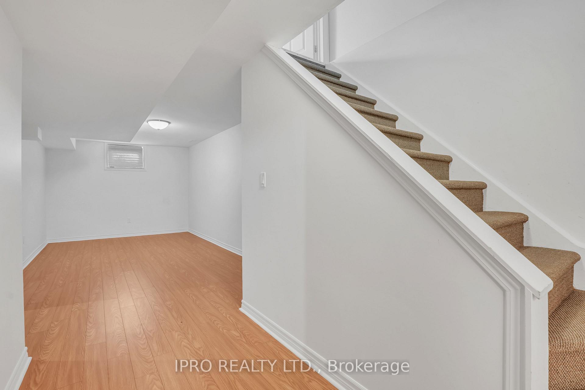 Photo 8 of 21 Majesty Boulevard, Barrie, Innis-Shore — HOMEH