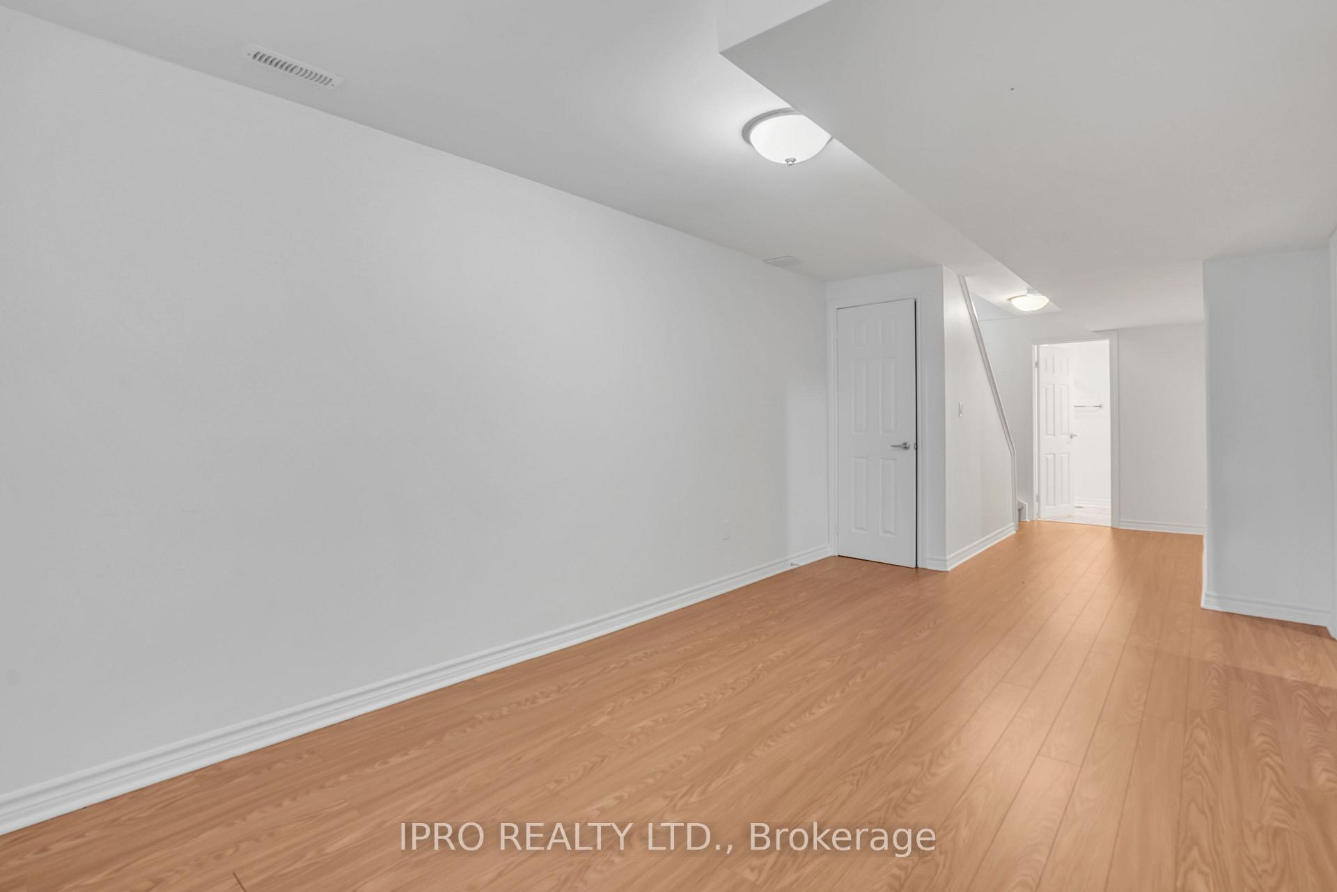 Photo 10 of 21 Majesty Boulevard, Barrie, Innis-Shore — HOMEH