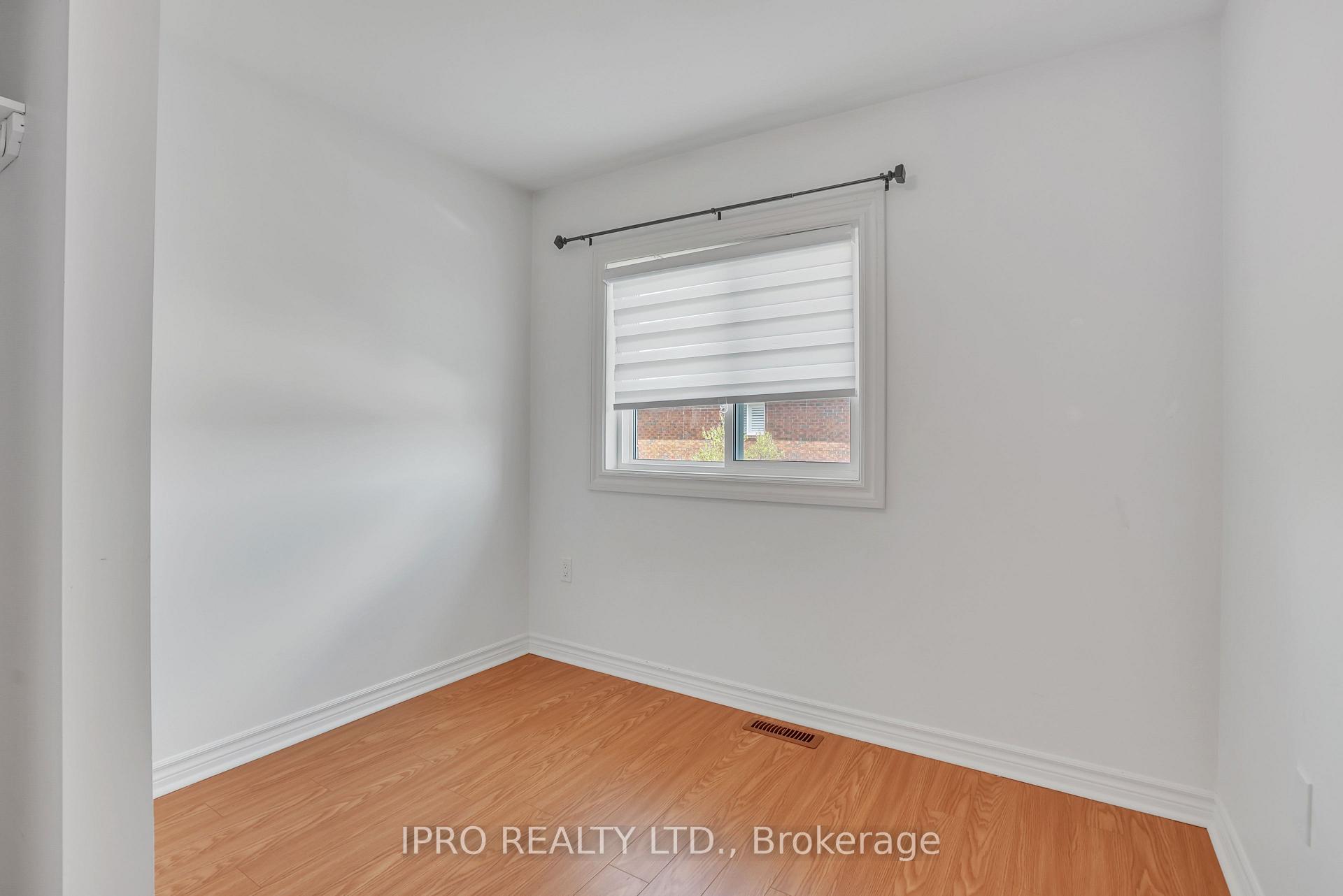 Photo 15 of 21 Majesty Boulevard, Barrie, Innis-Shore — HOMEH