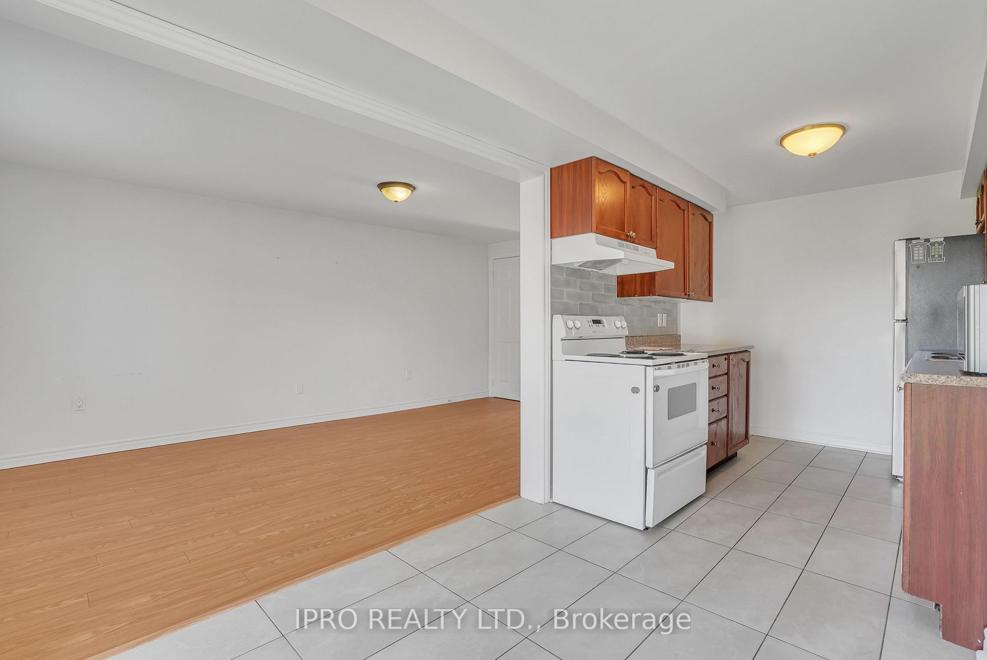 Photo 24 of 21 Majesty Boulevard, Barrie, Innis-Shore — HOMEH