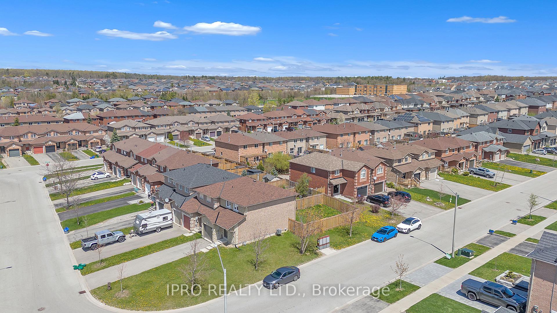 Photo 33 of 21 Majesty Boulevard, Barrie, Innis-Shore — HOMEH