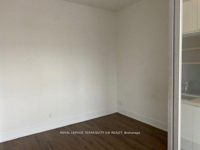 Photo 15 of Unit 1227, 111 St. Clair Avenue, Toronto, Yonge-St. Clair — HOMEH