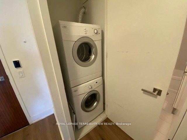 Photo 3 of Unit 1227, 111 St. Clair Avenue, Toronto, Yonge-St. Clair — HOMEH
